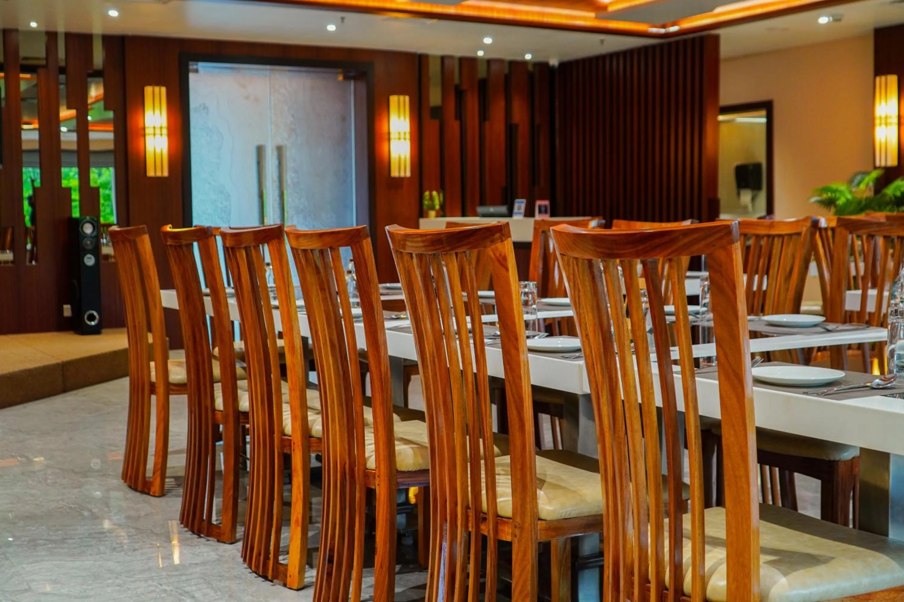 Restaurant/places to eat in Mansha Palace