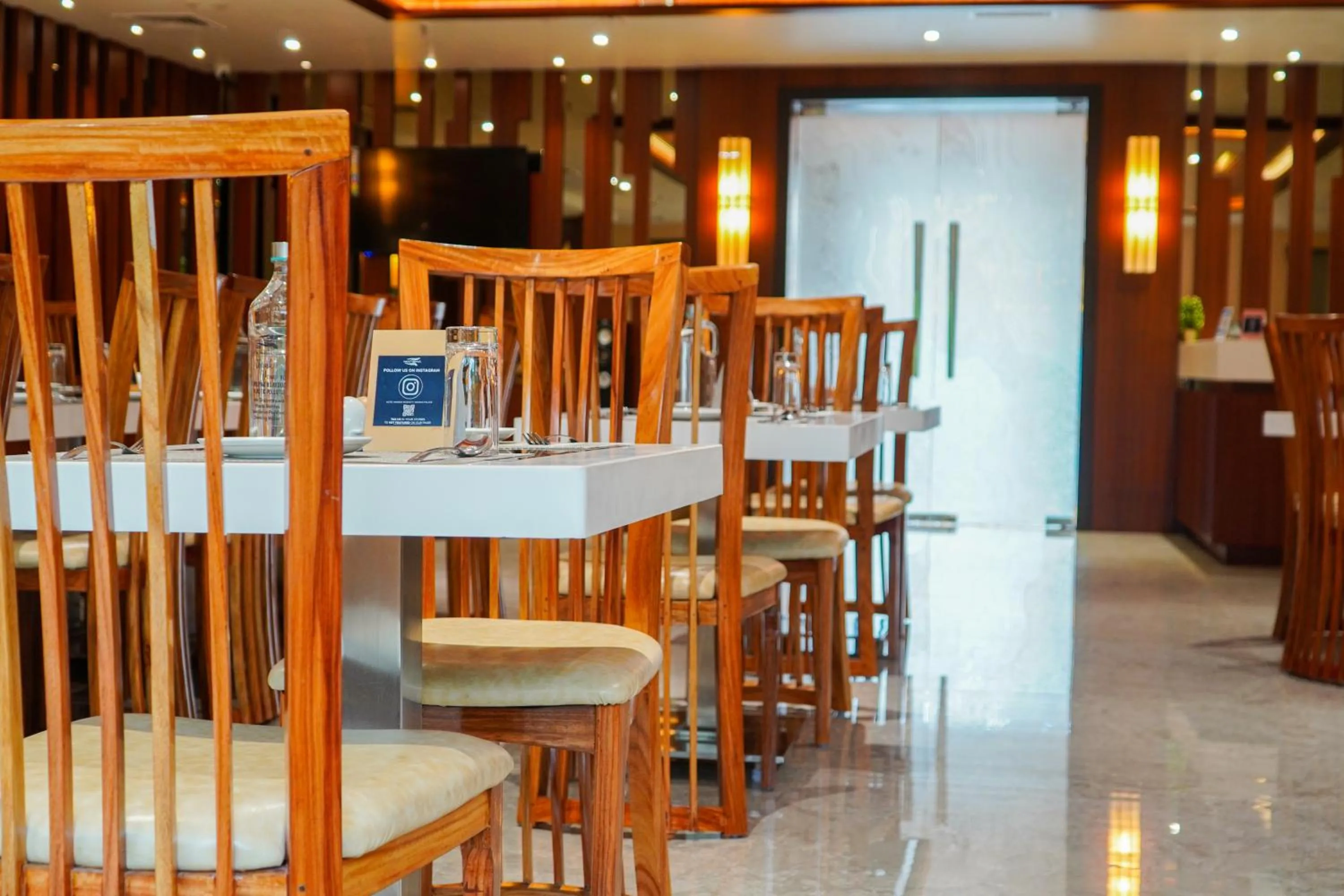 Restaurant/places to eat in Mansha Palace