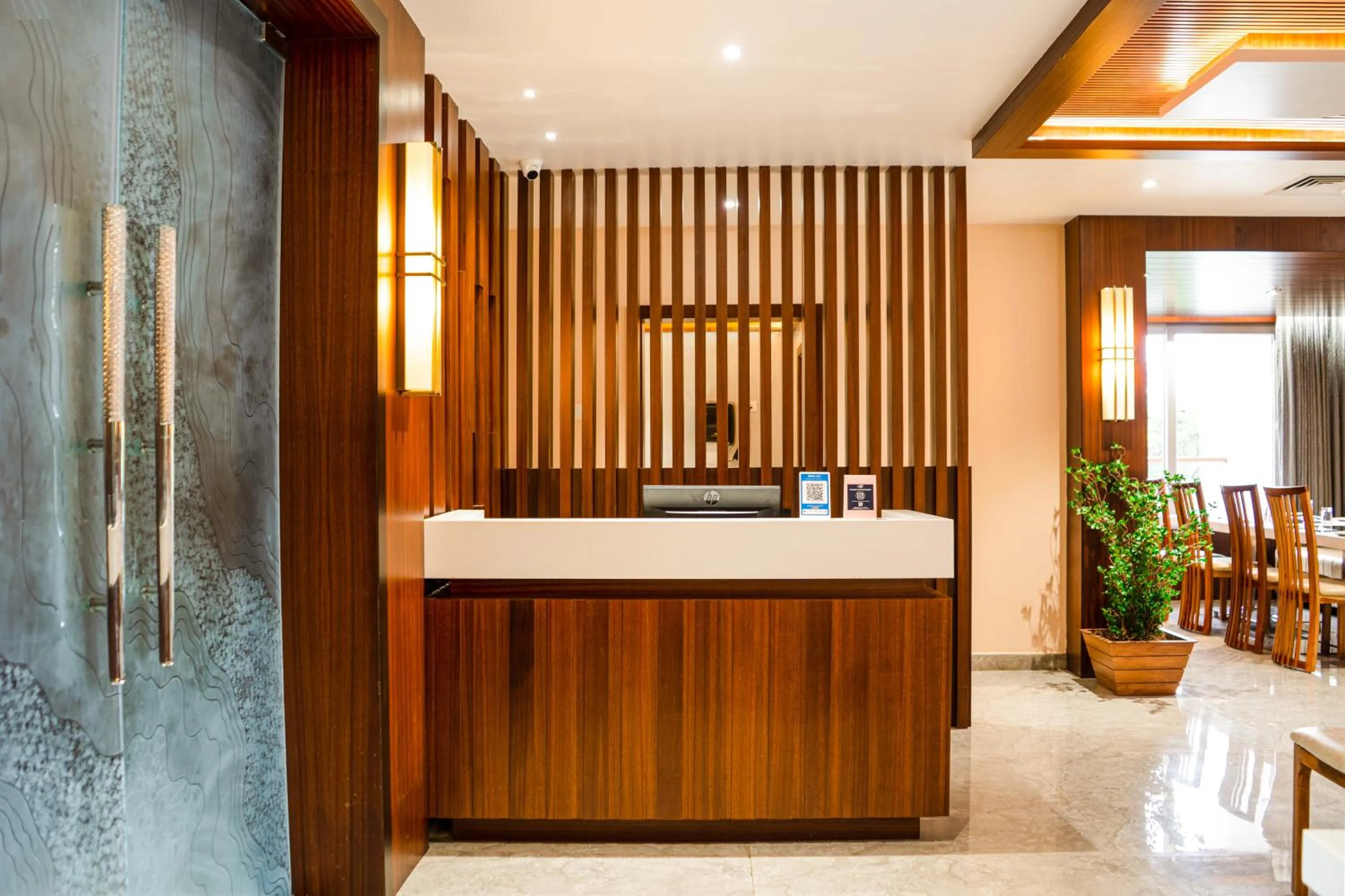 Restaurant/places to eat in Mansha Palace