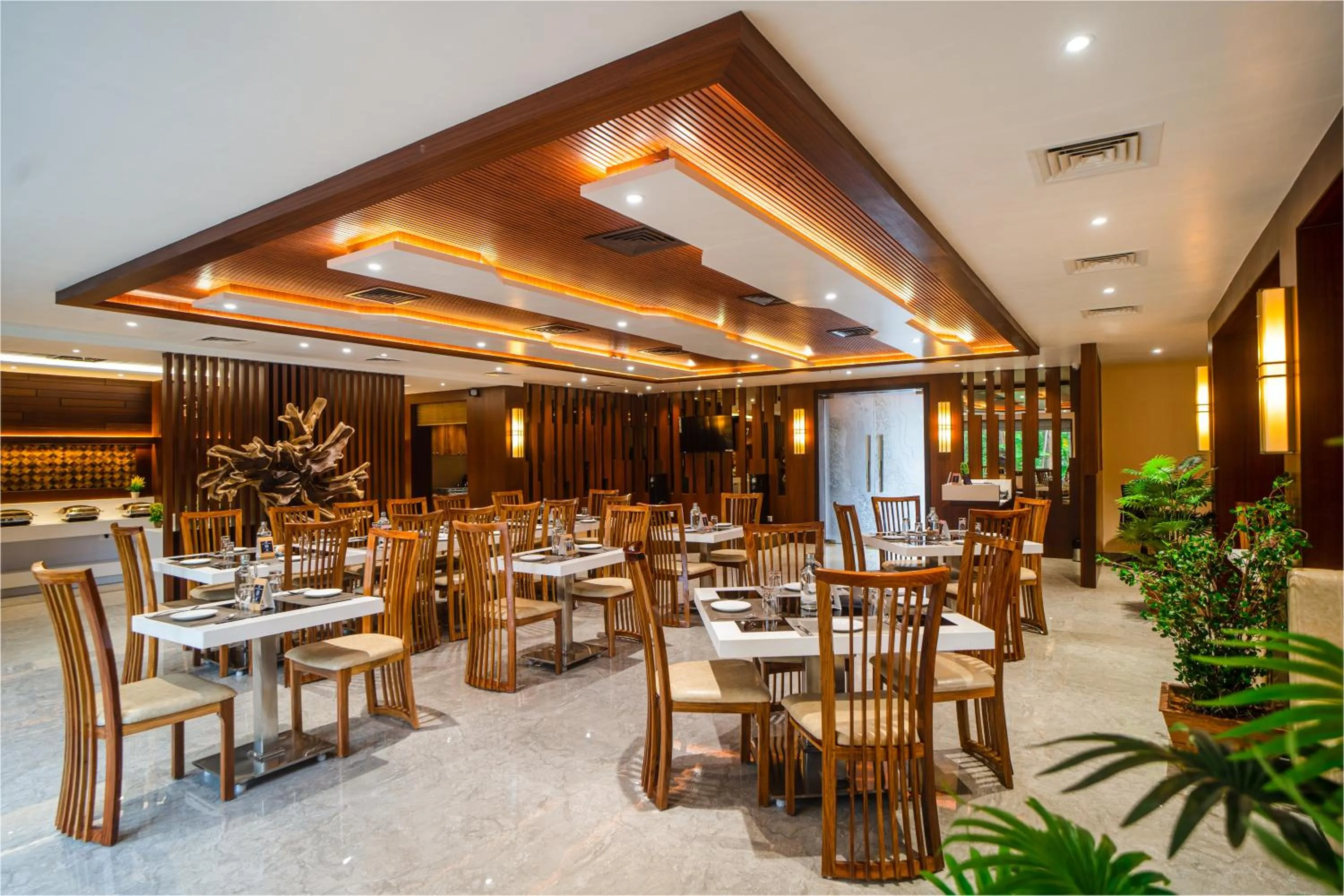 Restaurant/places to eat in Mansha Palace