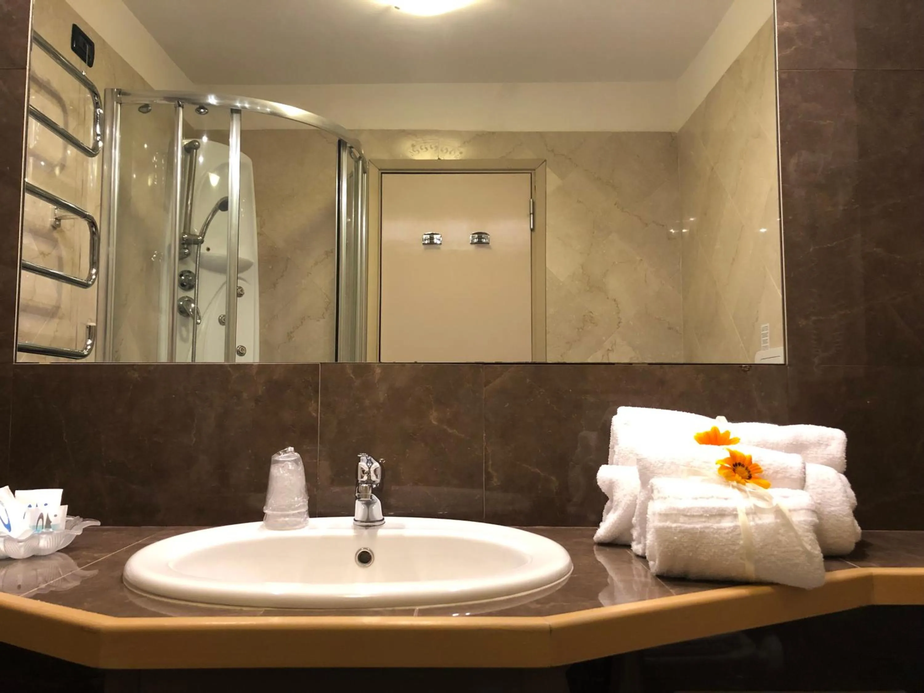 Bathroom in Domizia Palace Hotel