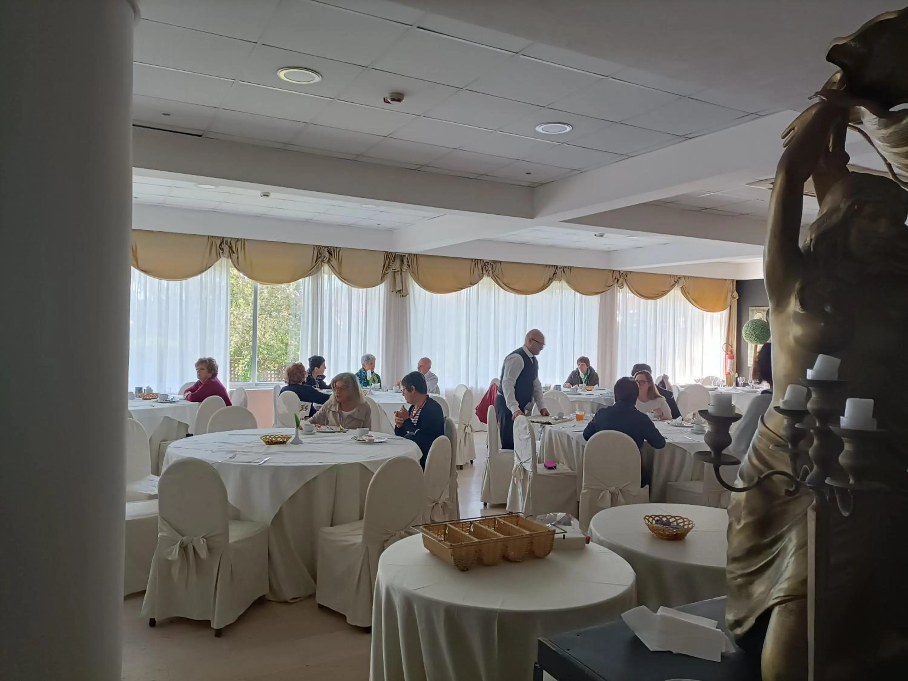 Restaurant/places to eat in Domizia Palace Hotel