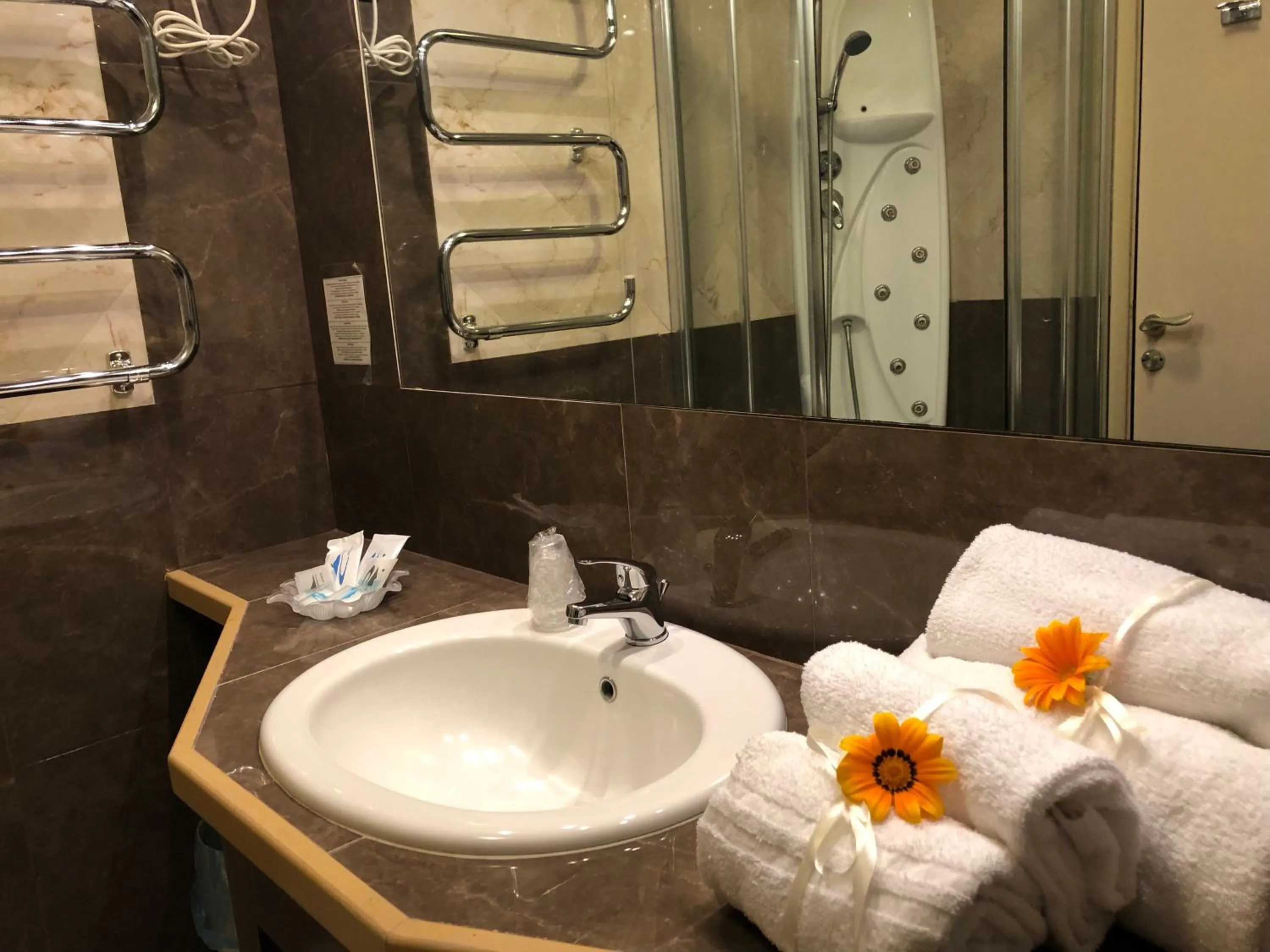 Bathroom in Domizia Palace Hotel