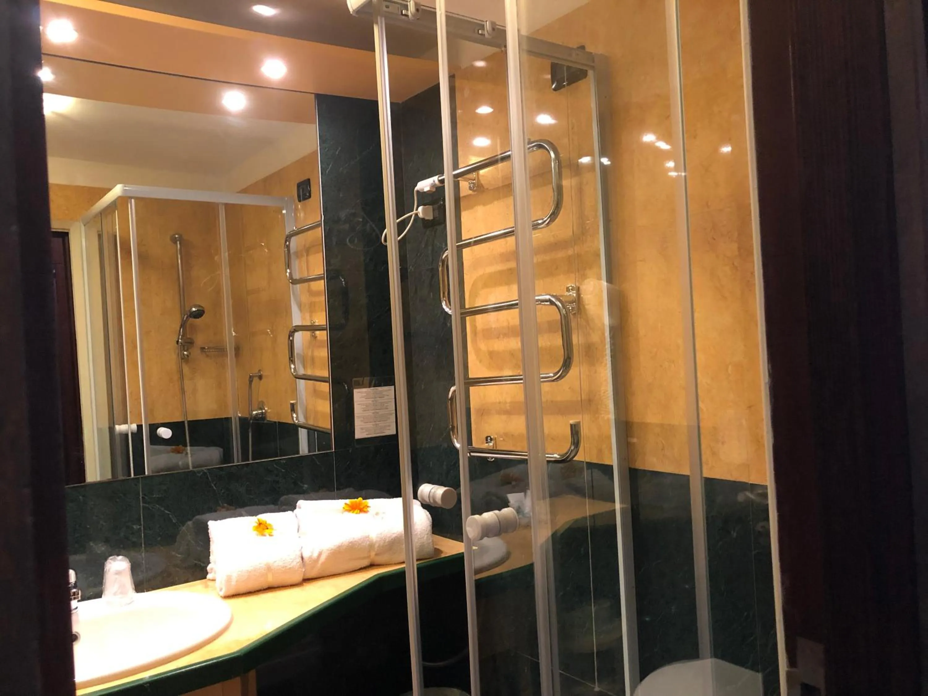 Bathroom in Domizia Palace Hotel