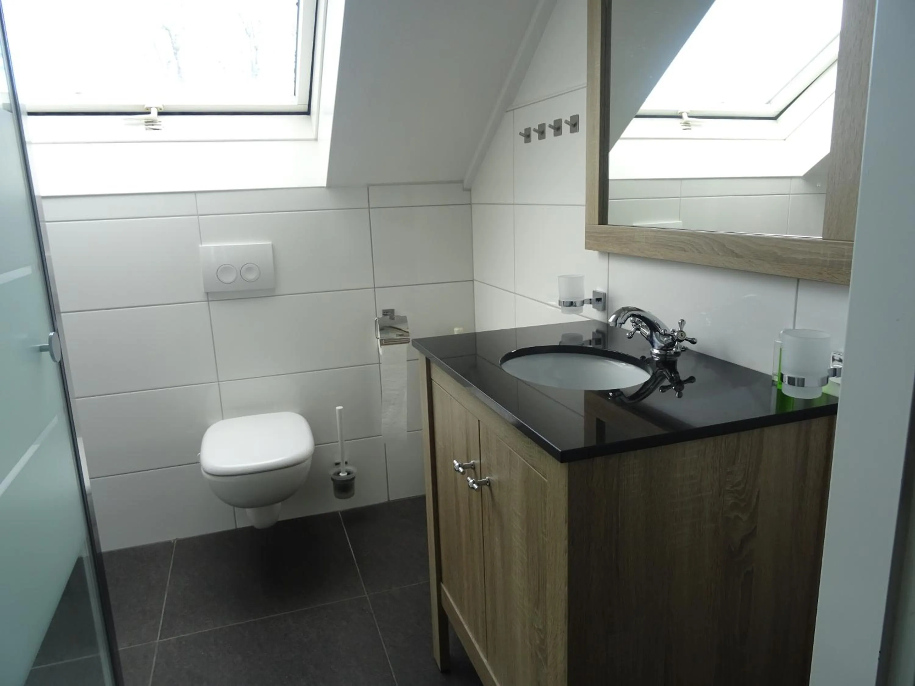 Bathroom in Kustverhuur, Vakantiepark Fort Soleil 36