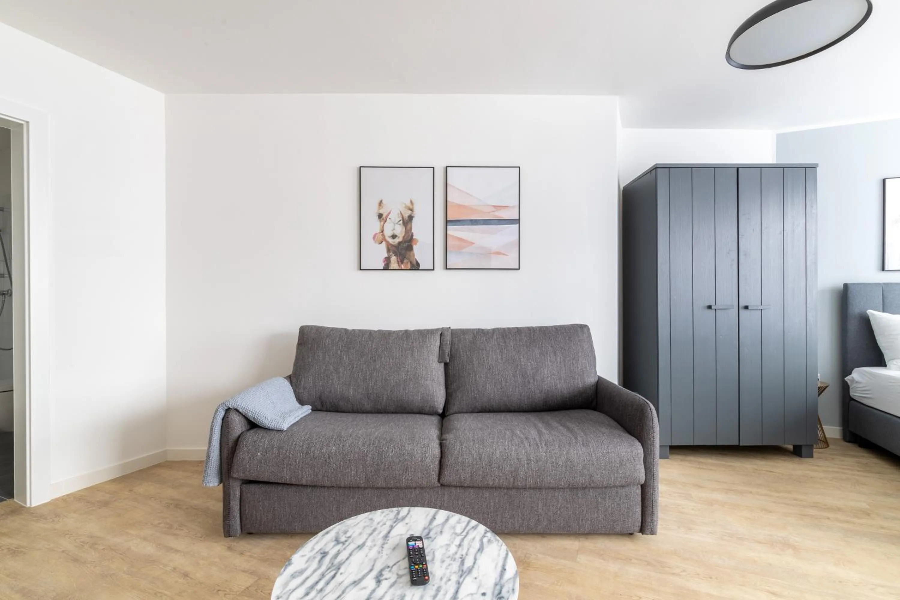 Seating area in Limehome Klagenfurt Karfreitstraße