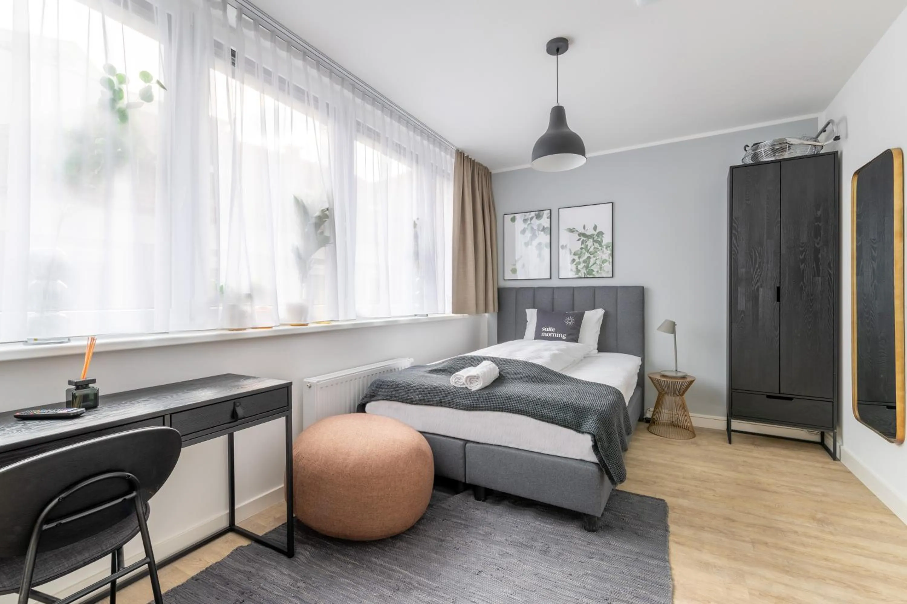 Photo of the whole room, Bed in Limehome Klagenfurt Karfreitstraße