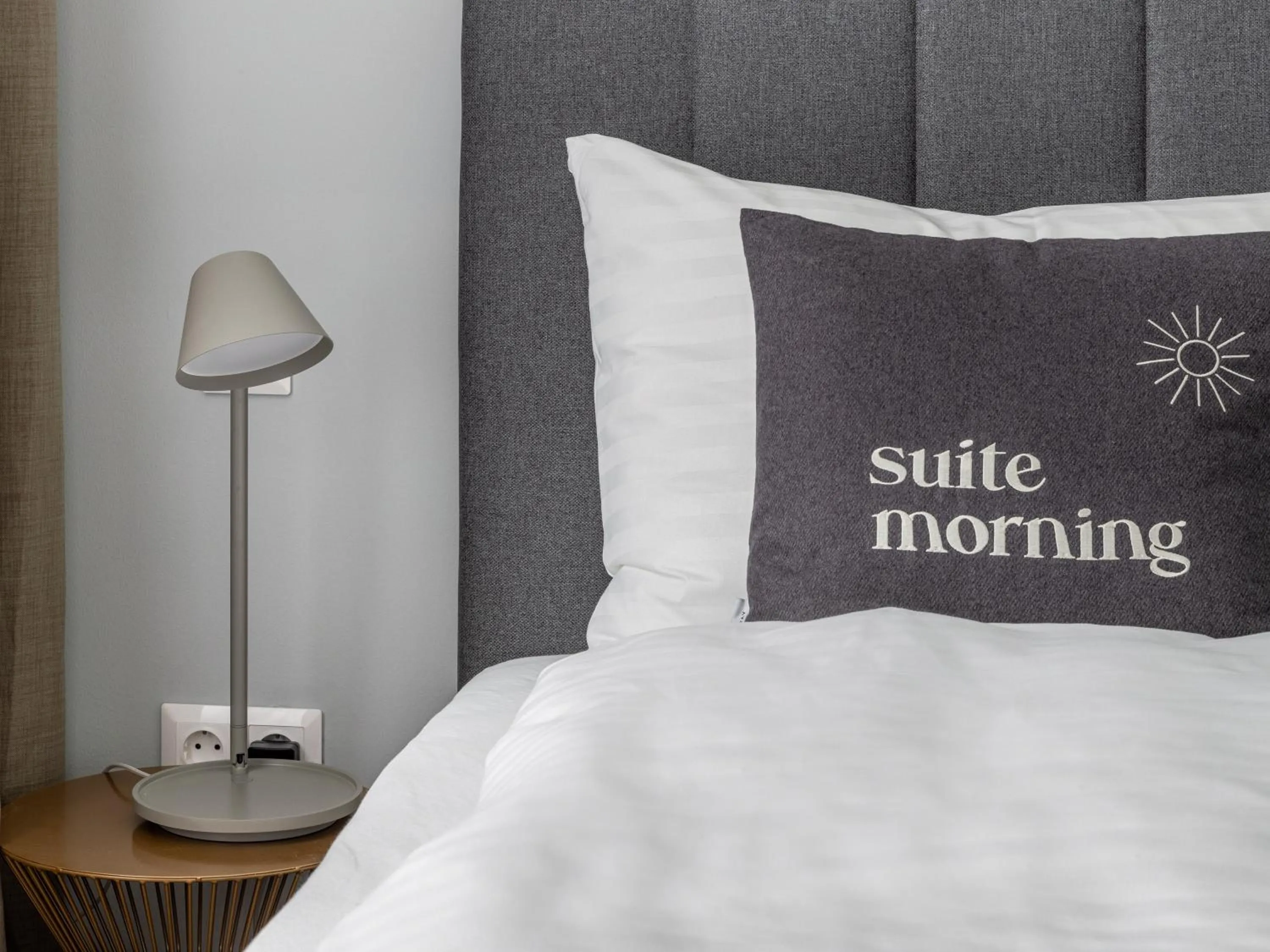 Logo/Certificate/Sign, Bed in Limehome Klagenfurt Karfreitstraße