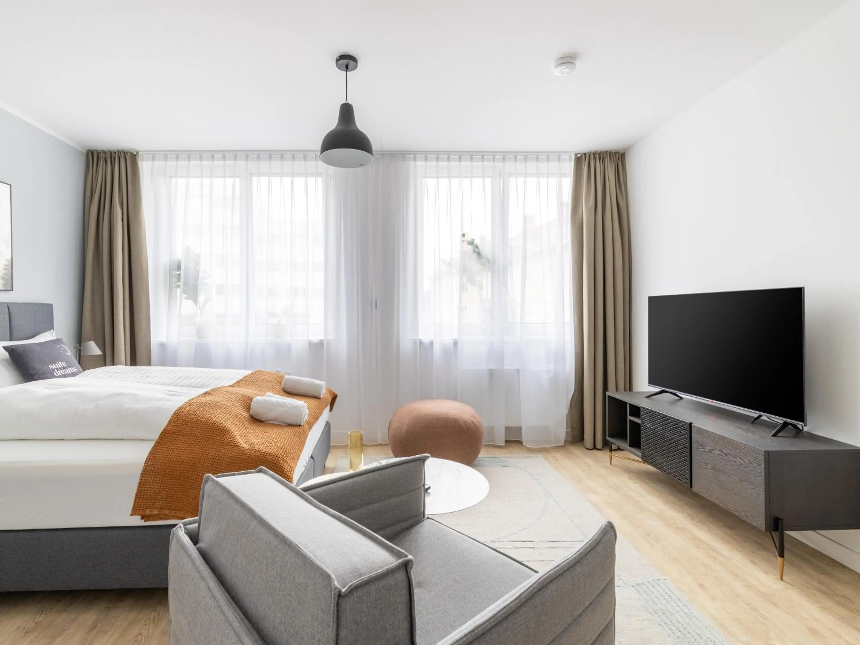 TV and multimedia, Bed in Limehome Klagenfurt Karfreitstraße