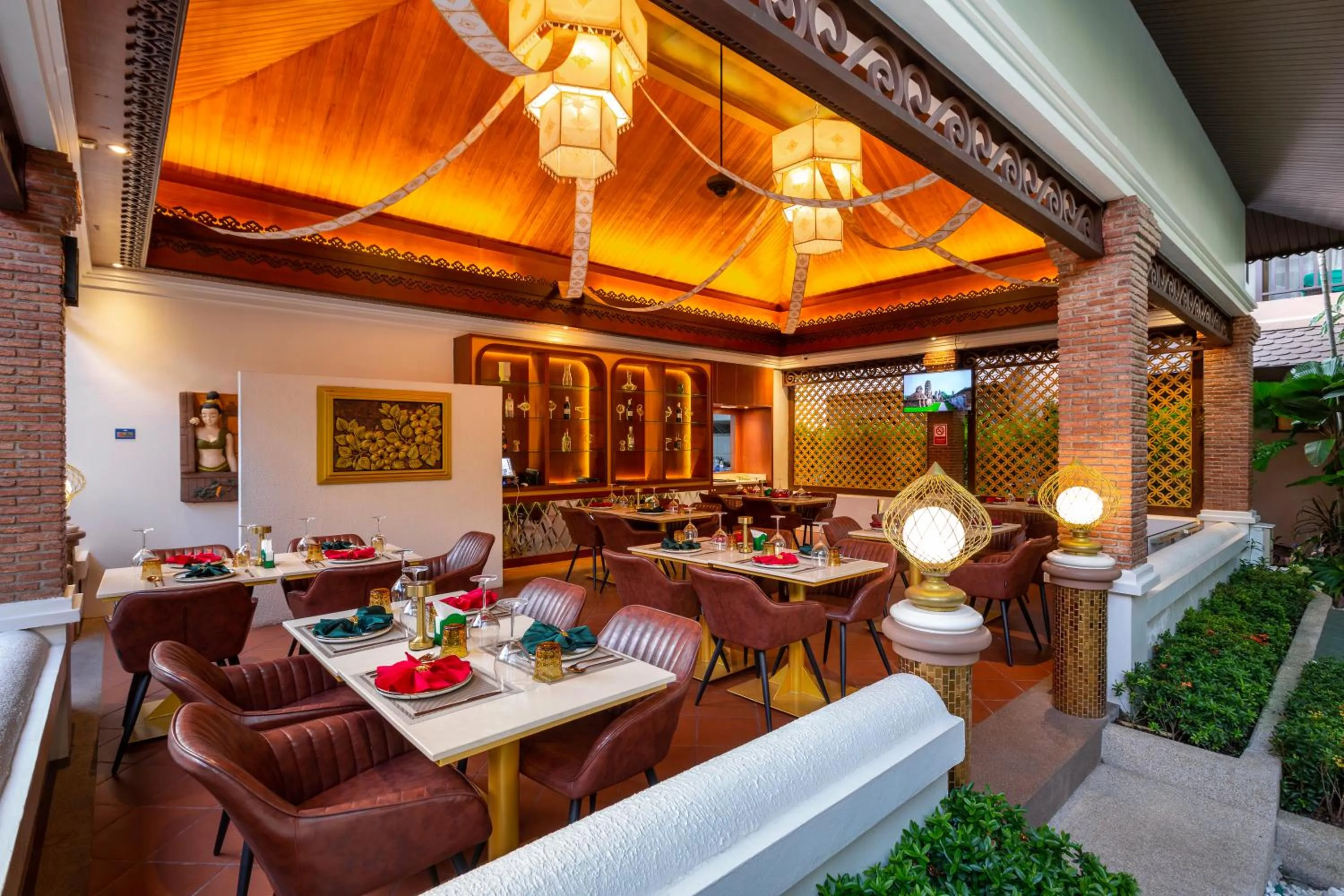 Restaurant/places to eat in Quality Beach Resorts and Spa Patong