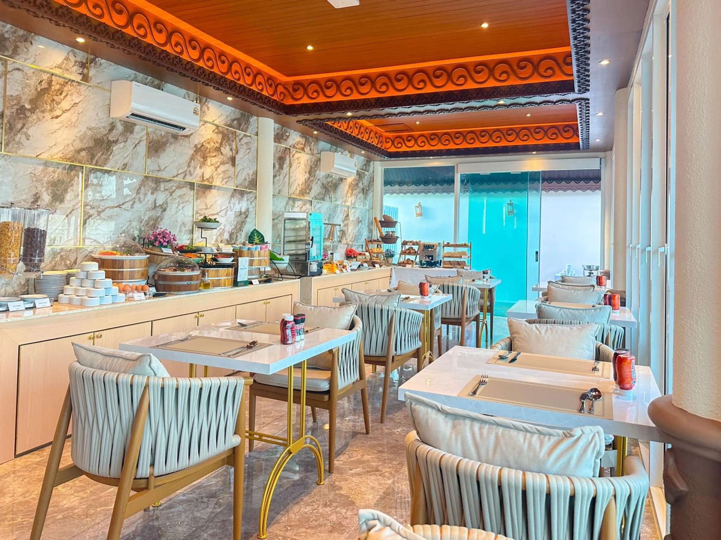 Restaurant/places to eat in Quality Beach Resorts and Spa Patong