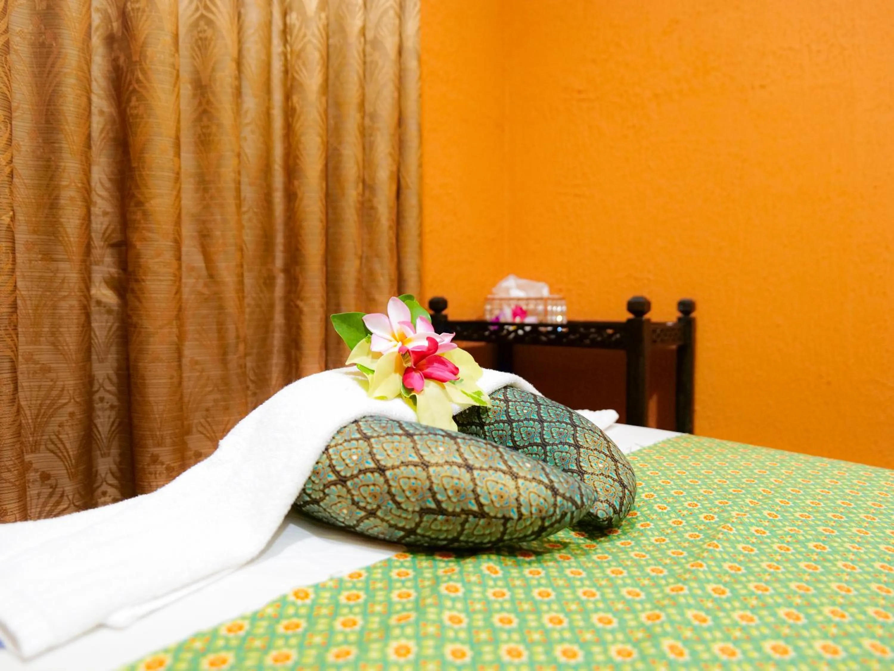 Spa and wellness centre/facilities, Bed in Quality Beach Resorts and Spa Patong