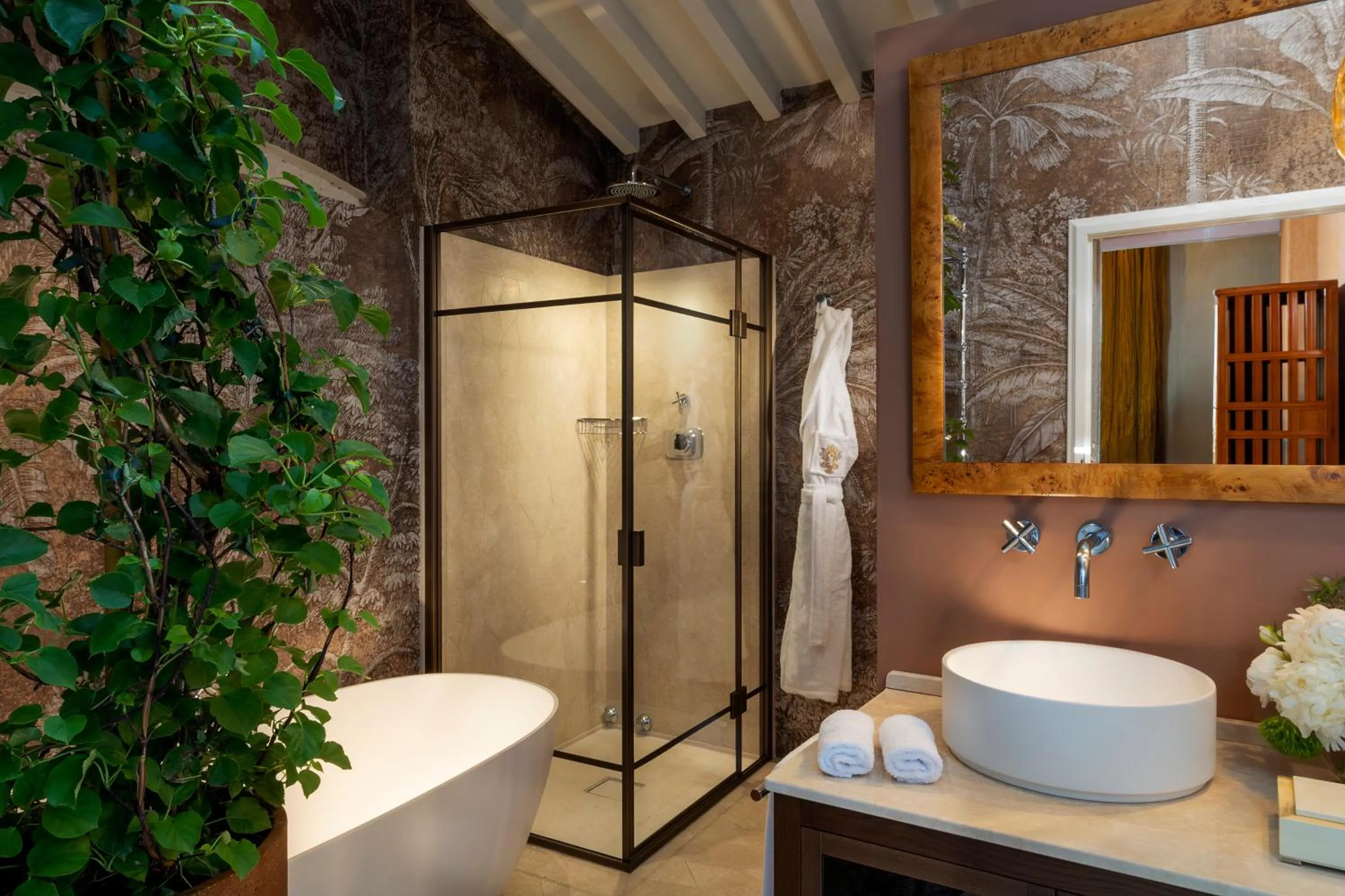 Shower in The James Suite Hotel Firenze 1564 - Small Luxury Hotels of the World