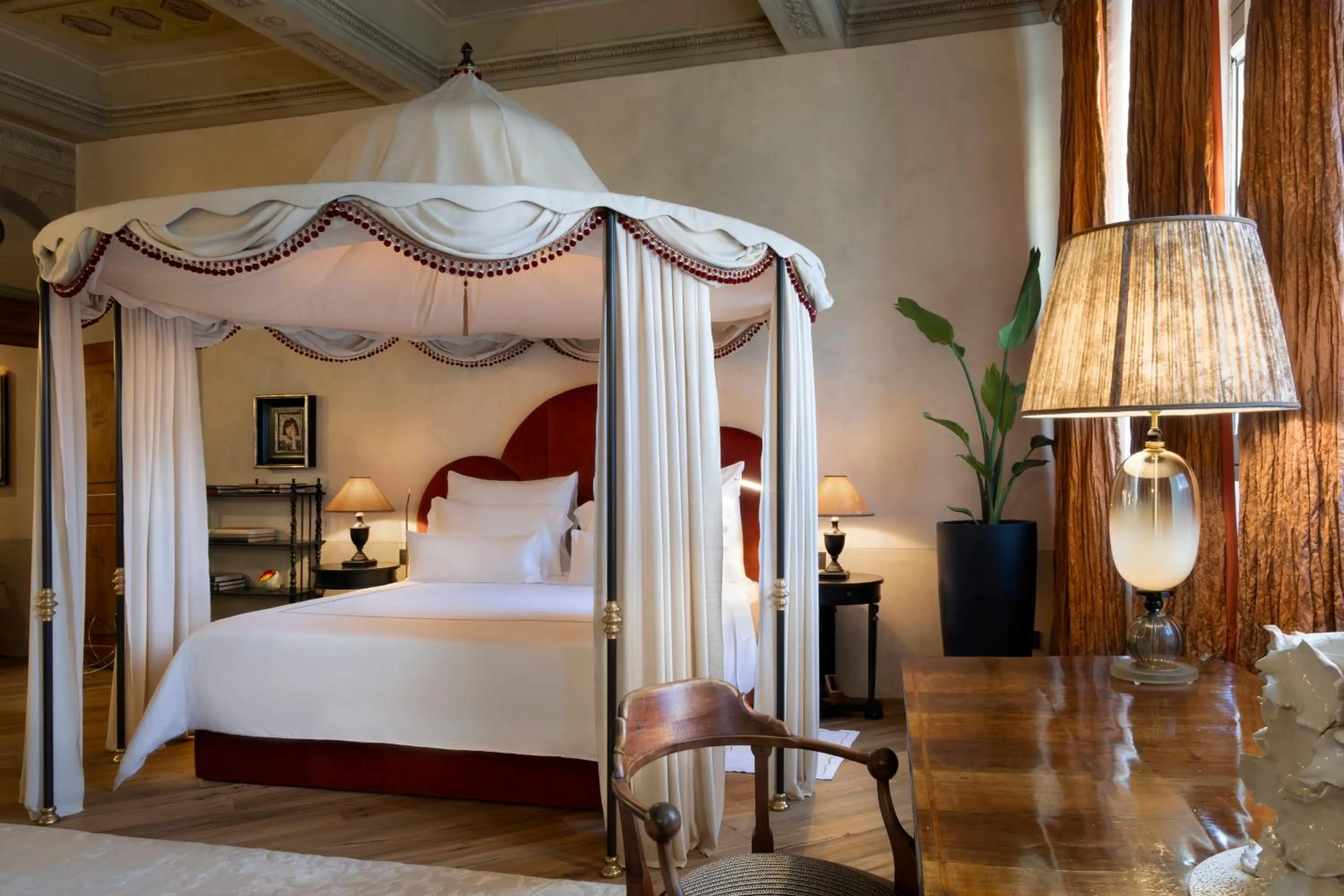 Bedroom, Bed in The James Suite Hotel Firenze 1564 - Small Luxury Hotels of the World