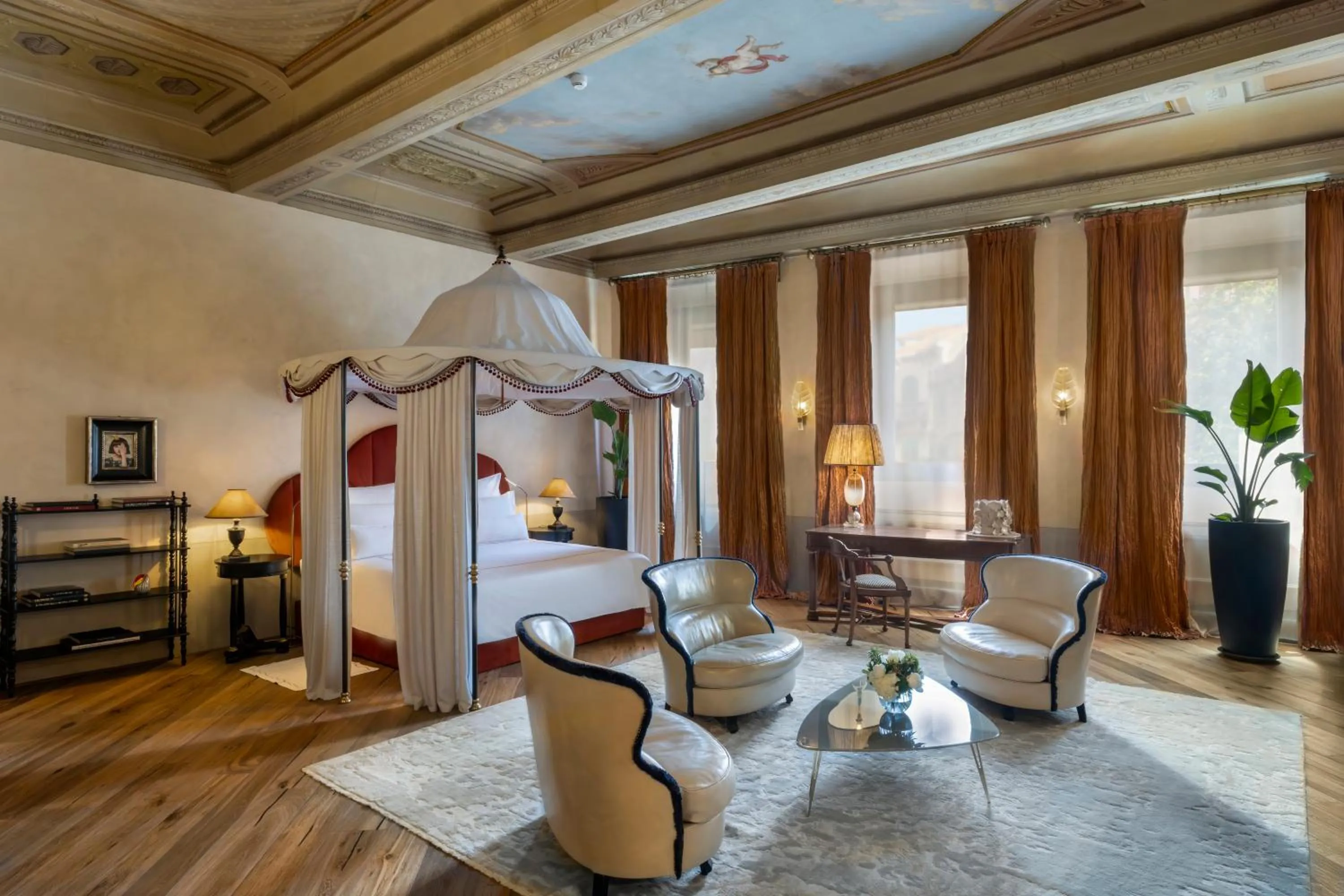 Photo of the whole room, Bed in The James Suite Hotel Firenze 1564 - Small Luxury Hotels of the World