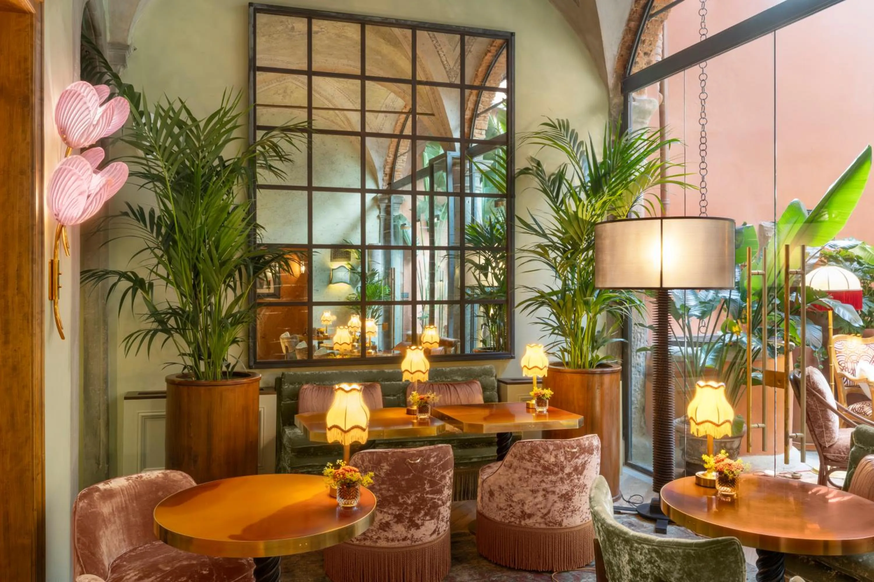 Lounge or bar in The James Suite Hotel Firenze 1564 - Small Luxury Hotels of the World