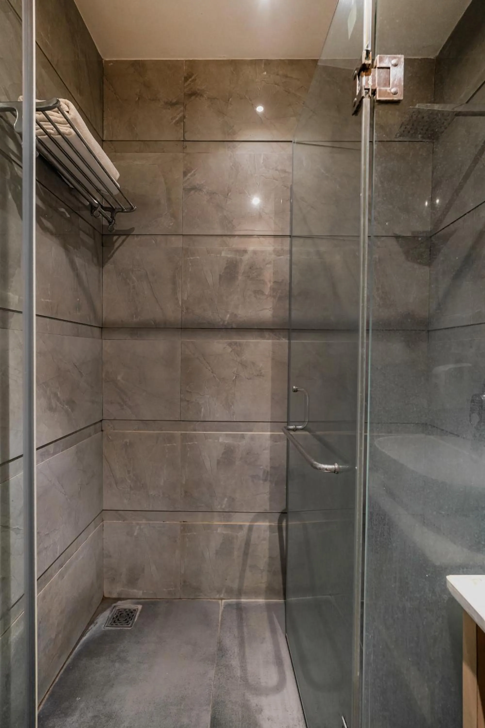 Bathroom in CSJS Inn Hotel Marketed by Kiwiana