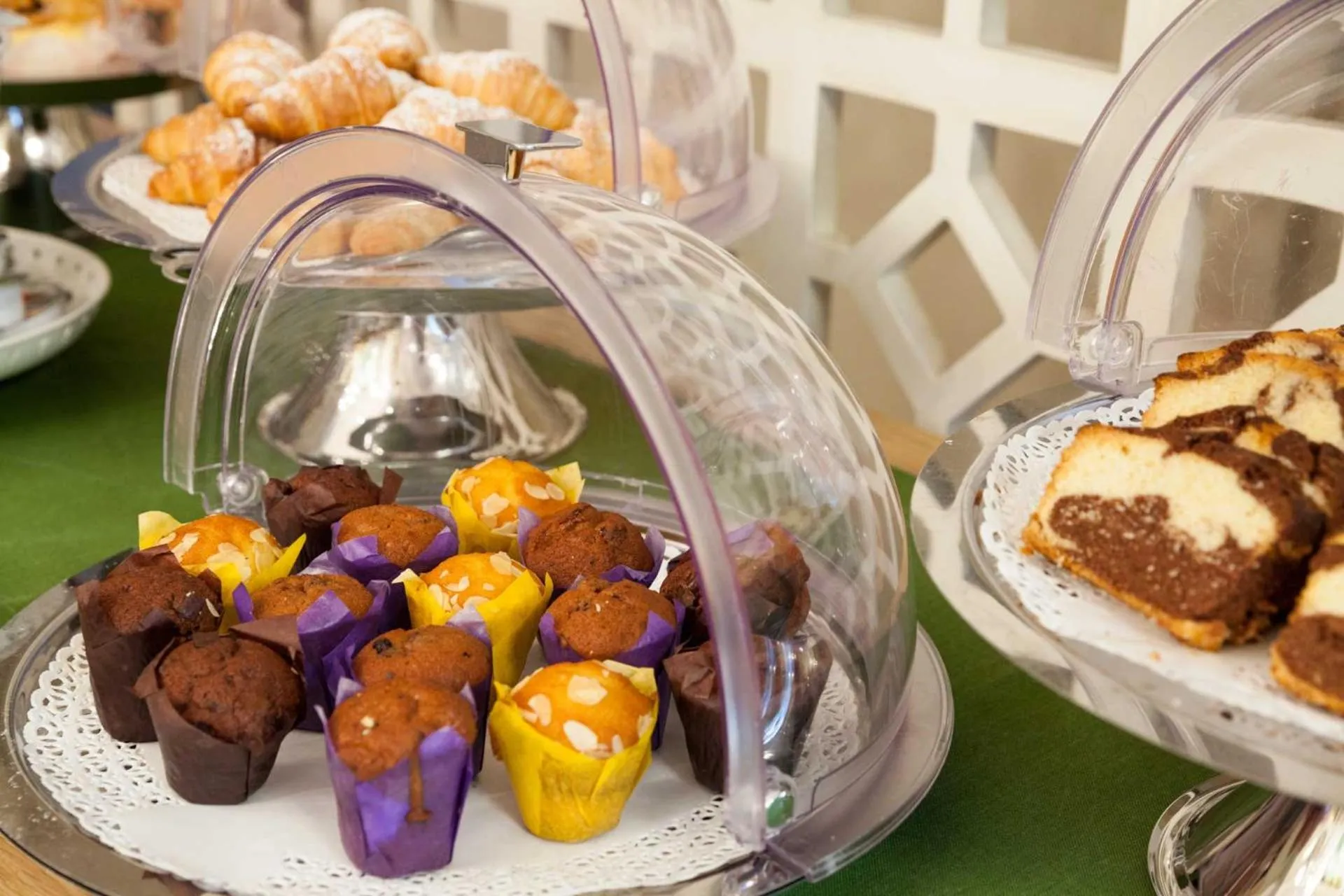 Buffet breakfast in Hotel Leon d'Oro