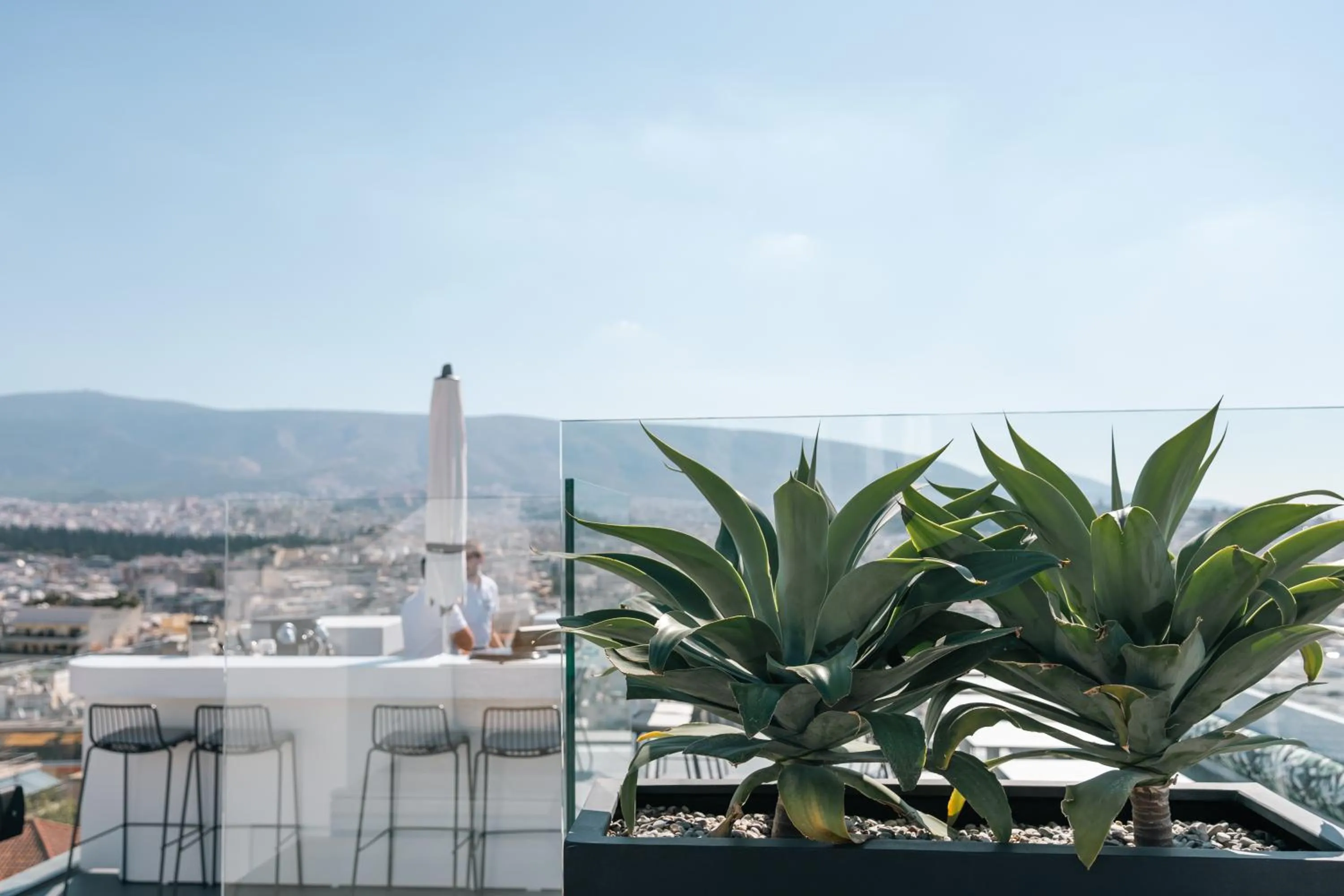 Restaurant/places to eat in Neoma