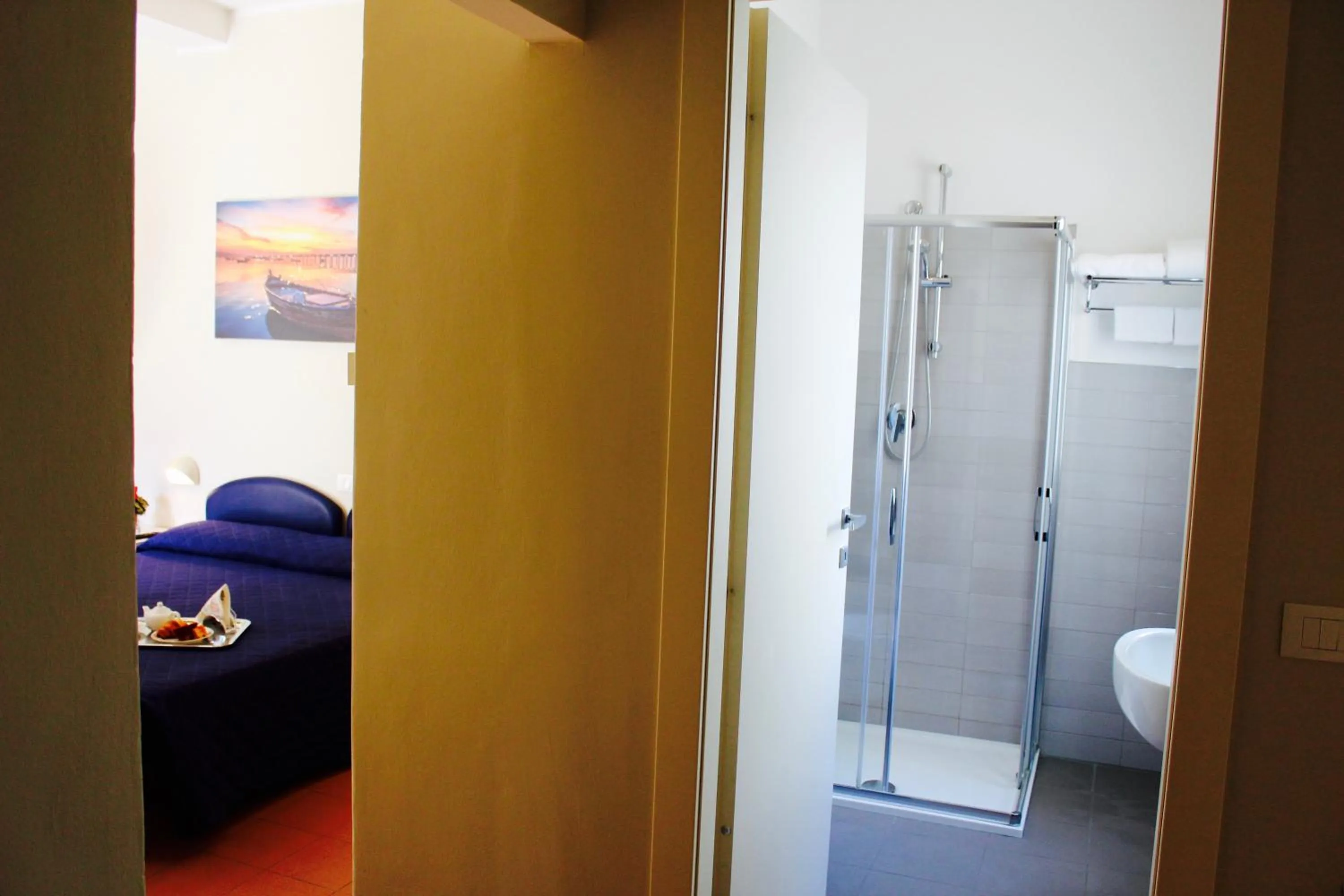 Bathroom, Bed in Hotel Fedora Rimini