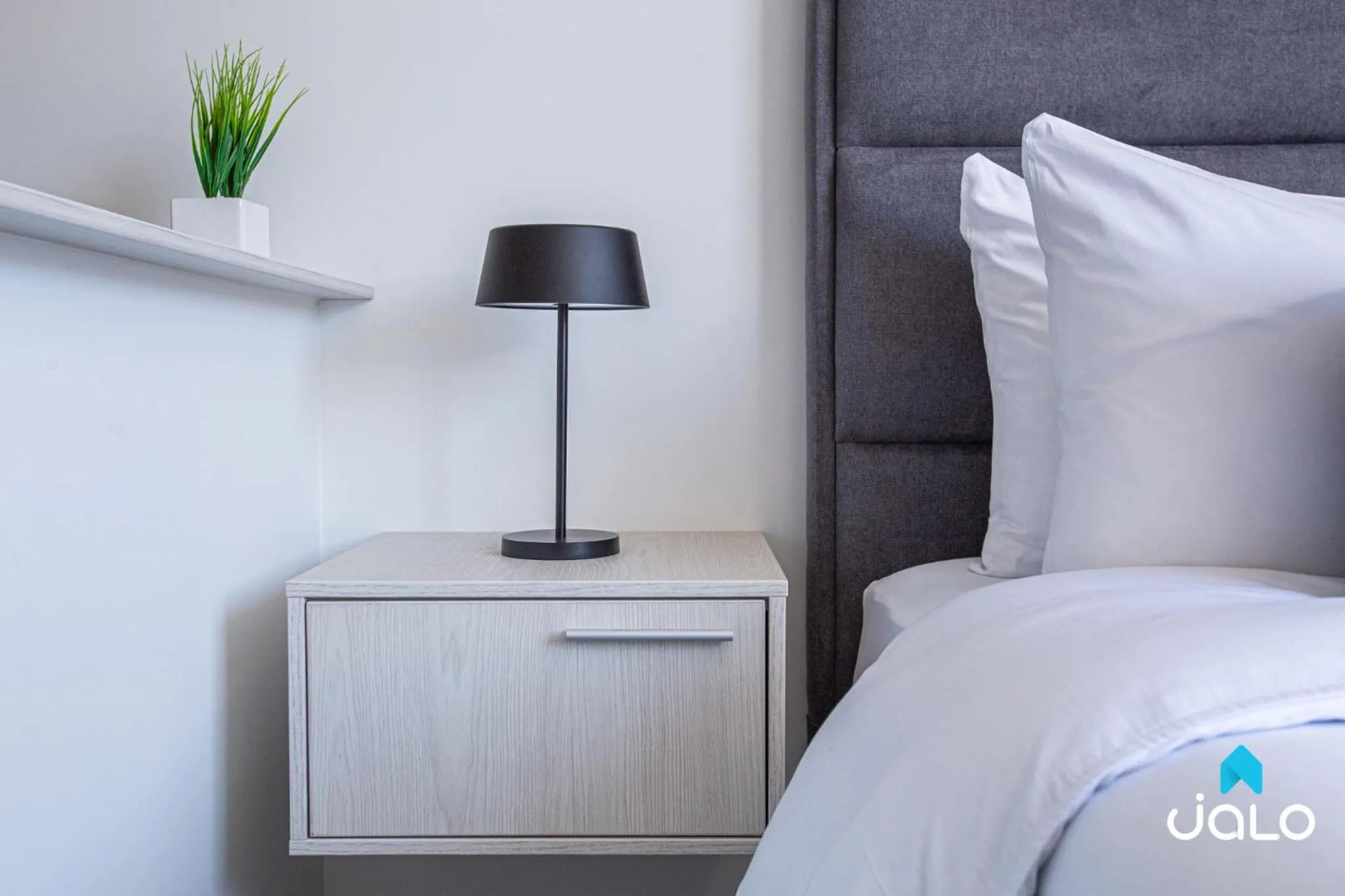 Bedroom, Bed in Torre Ventto Lofts By Jalo