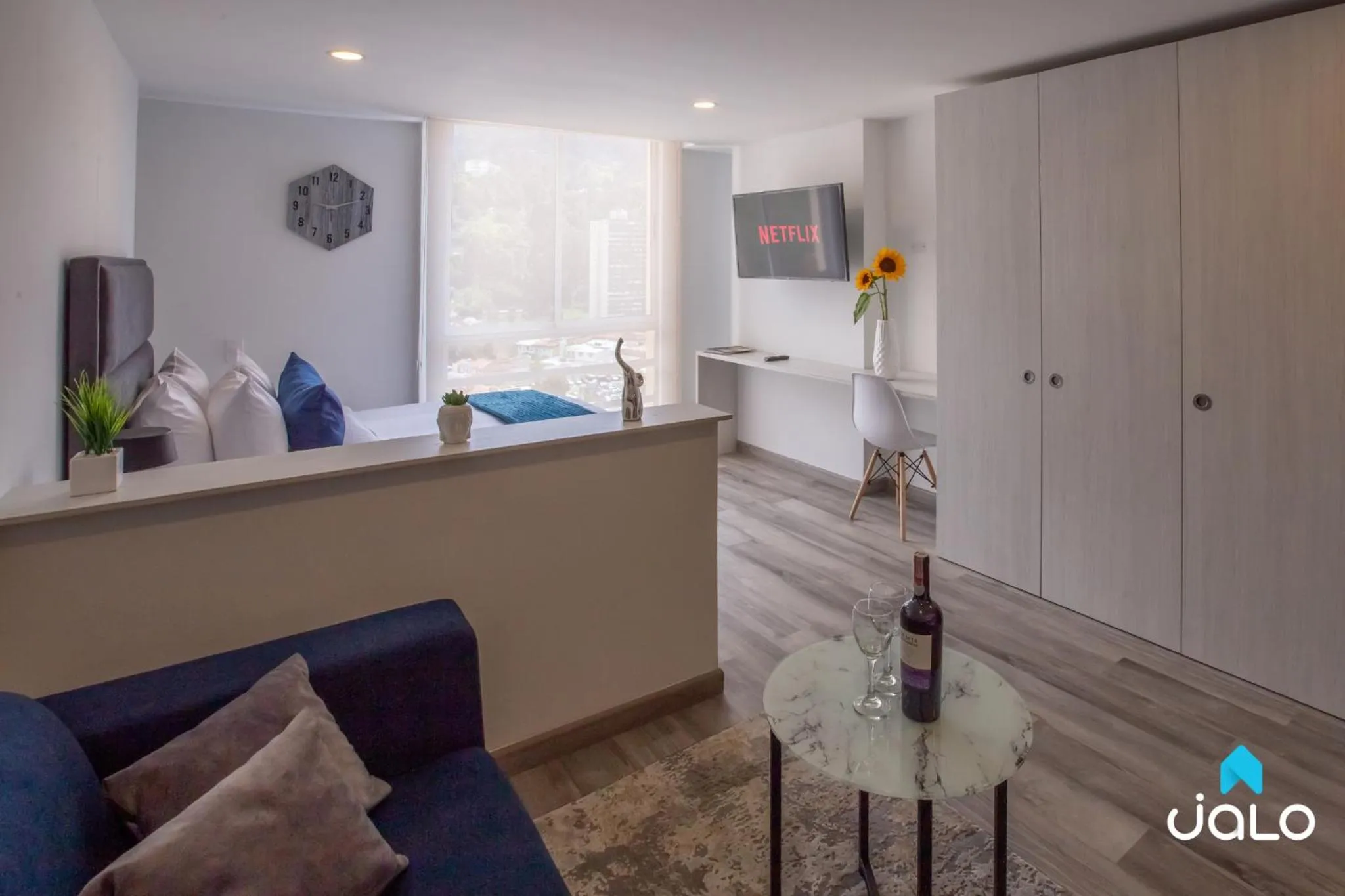 wardrobe in Torre Ventto Lofts By Jalo