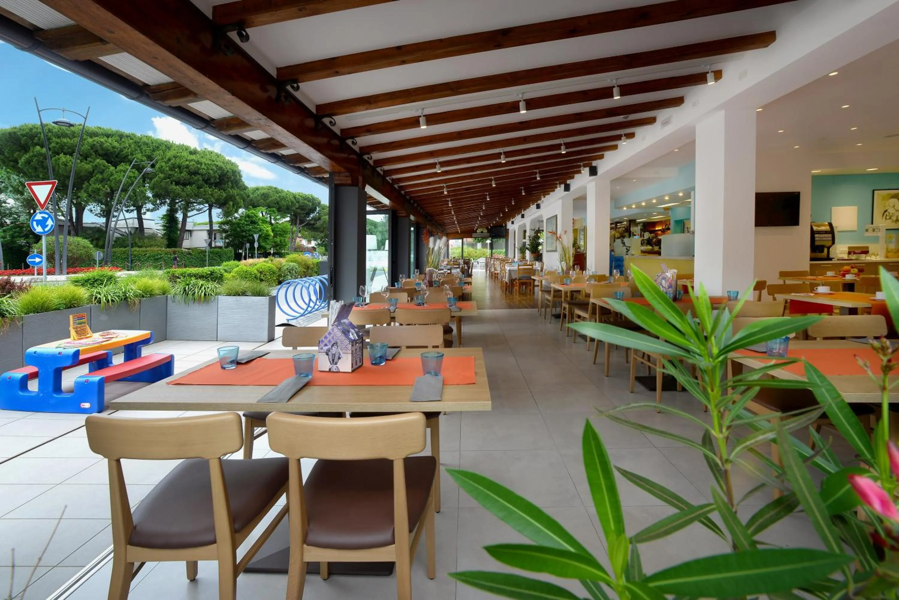 Restaurant/places to eat in Alla Pergola