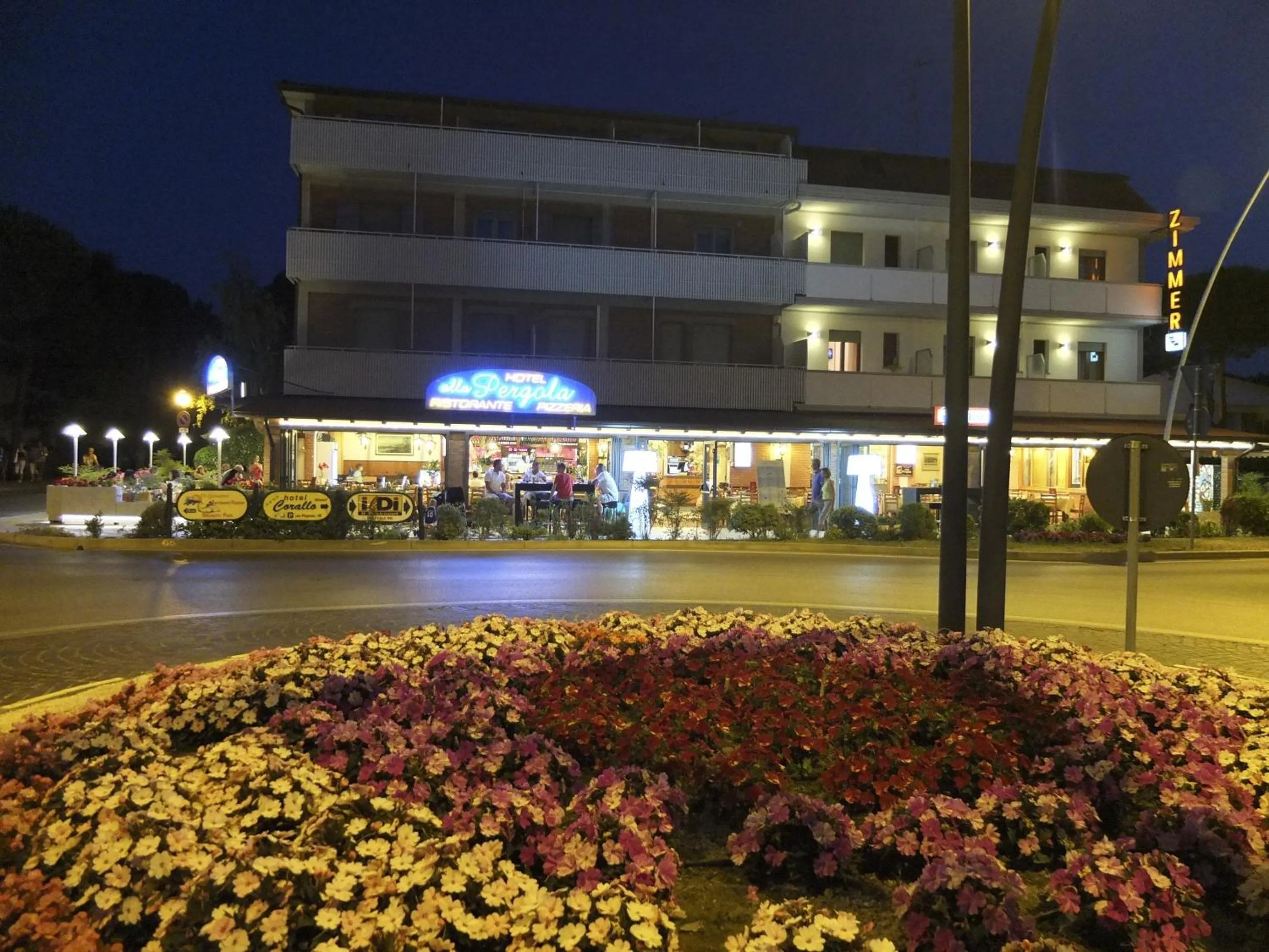 Facade/entrance in Alla Pergola