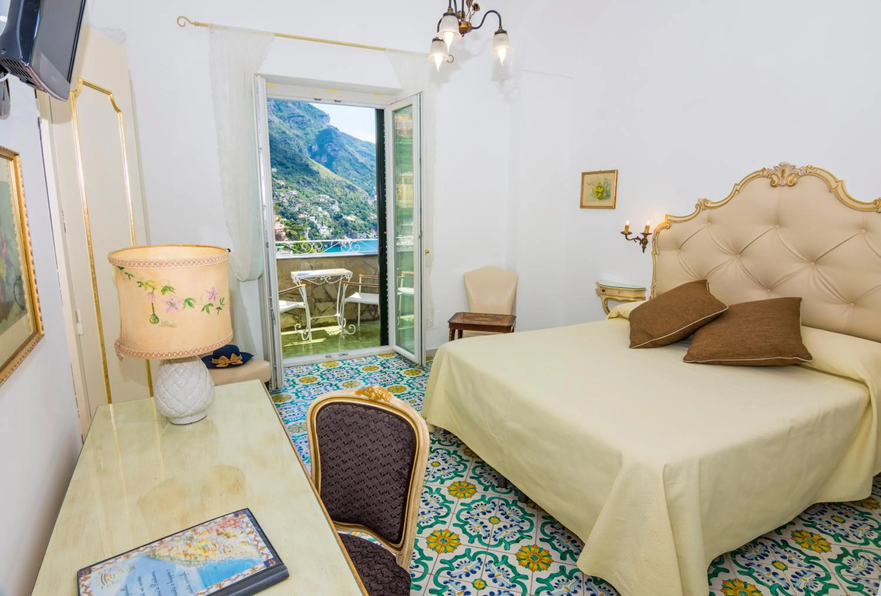 Bed in Hotel Reginella