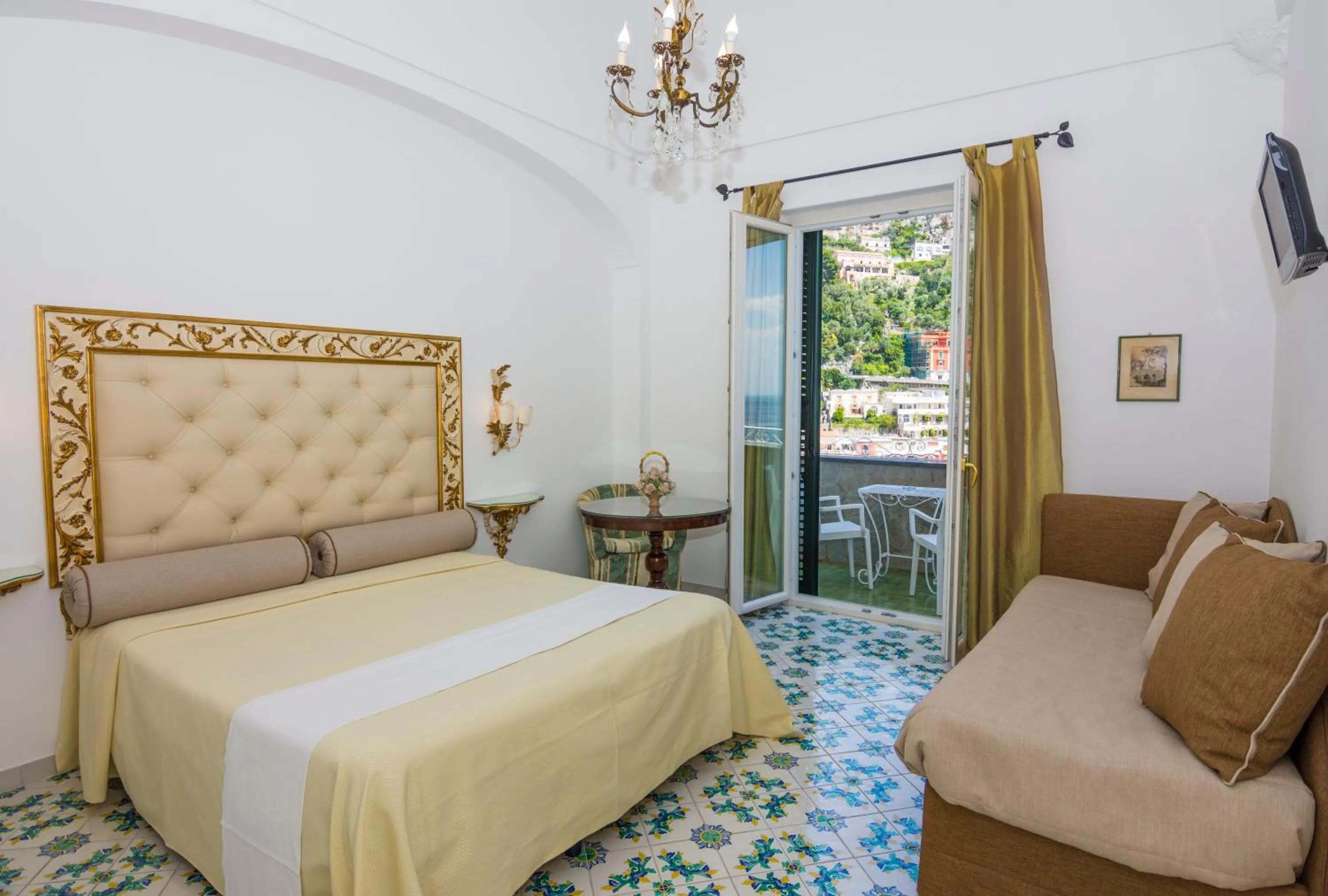 Photo of the whole room, Bed in Hotel Reginella