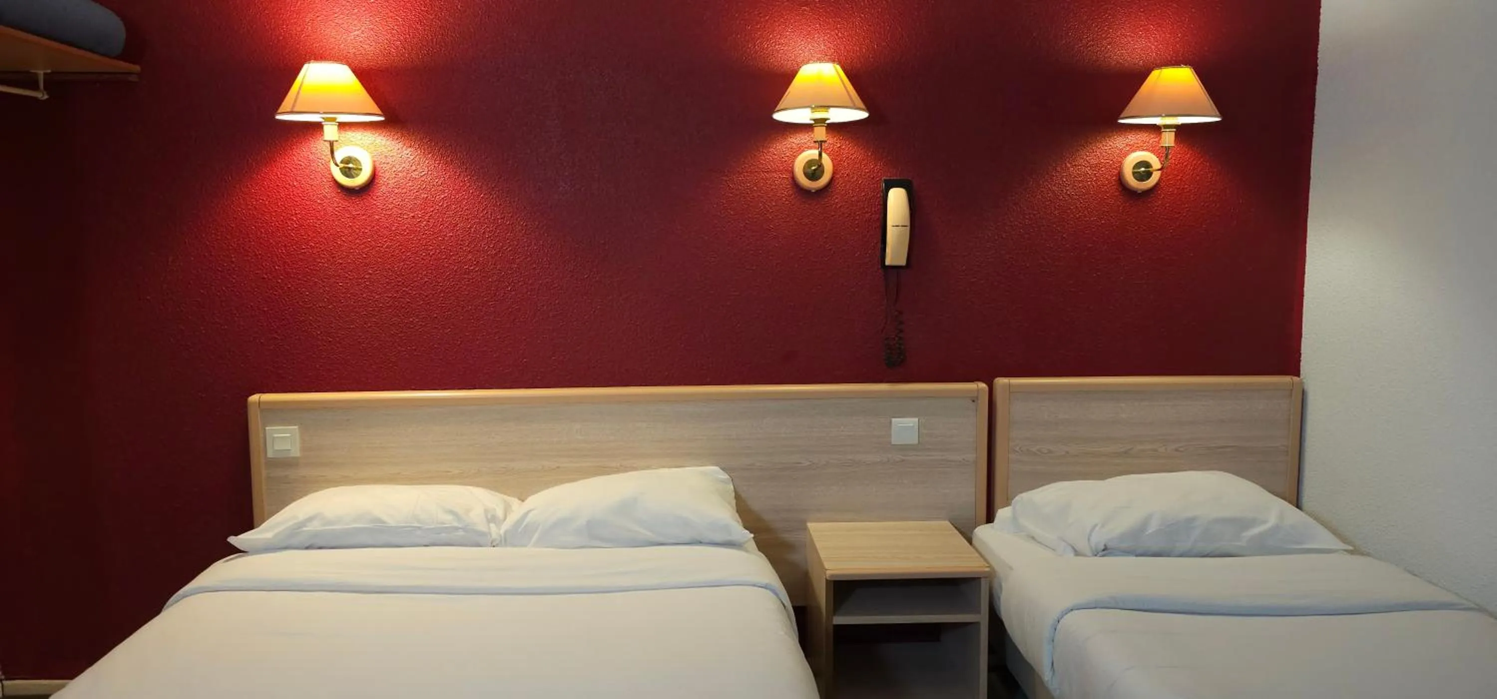 Bed in Hotel CÖRONA Lourdes