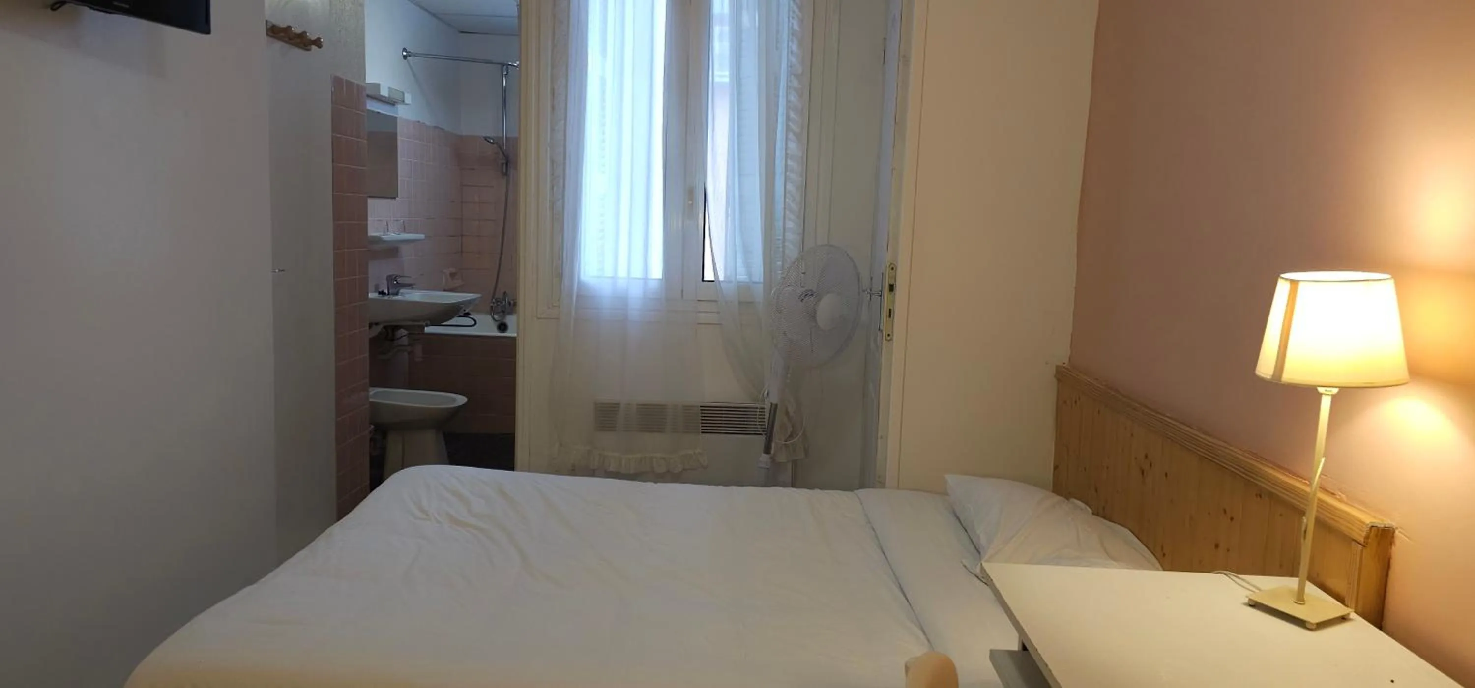 Bed in Hotel CÖRONA Lourdes