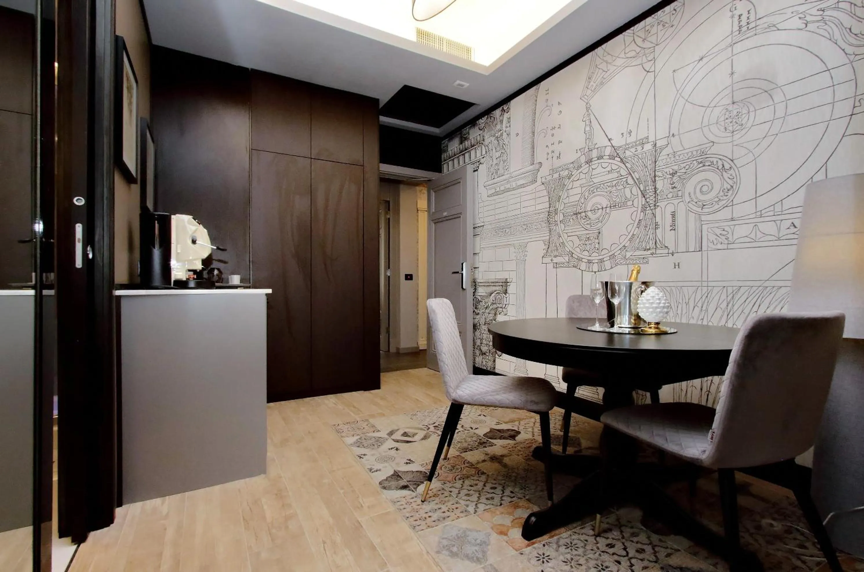 Kitchen or kitchenette in HELMIRAGE PIAZZA DI SPAGNA SUITE