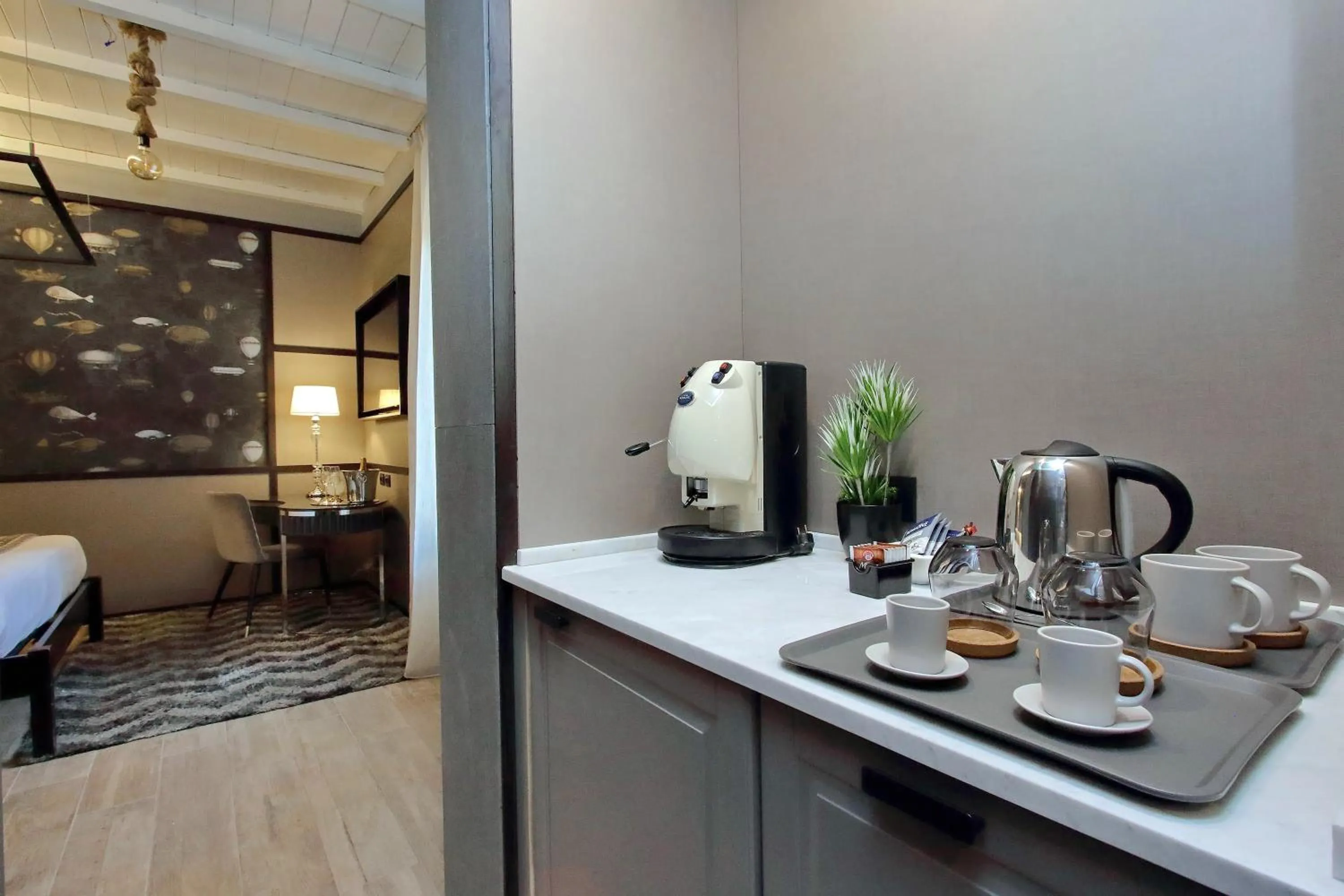 Coffee/tea facilities, Bed in HELMIRAGE PIAZZA DI SPAGNA SUITE