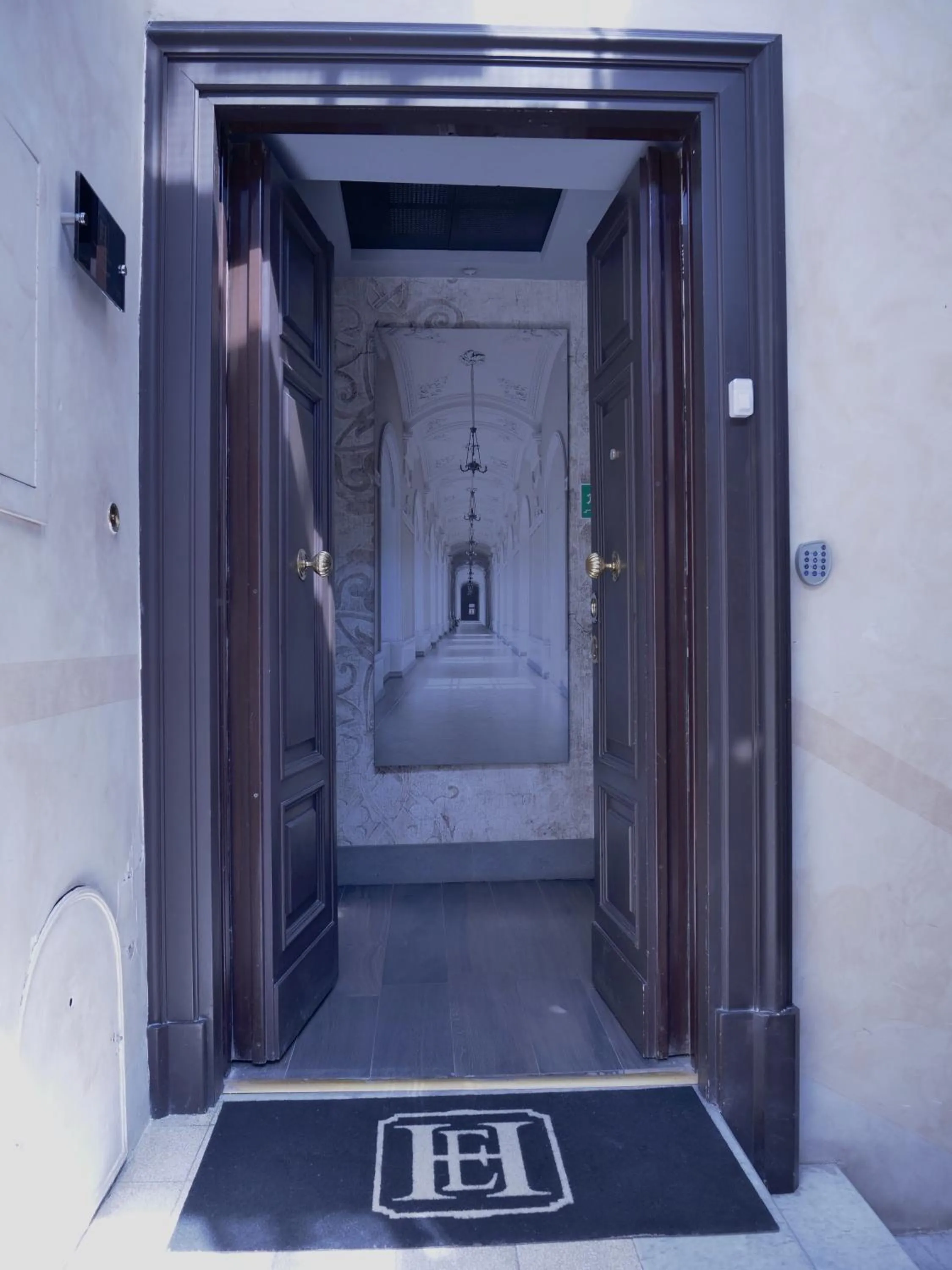 Lobby or reception in HELMIRAGE PIAZZA DI SPAGNA SUITE