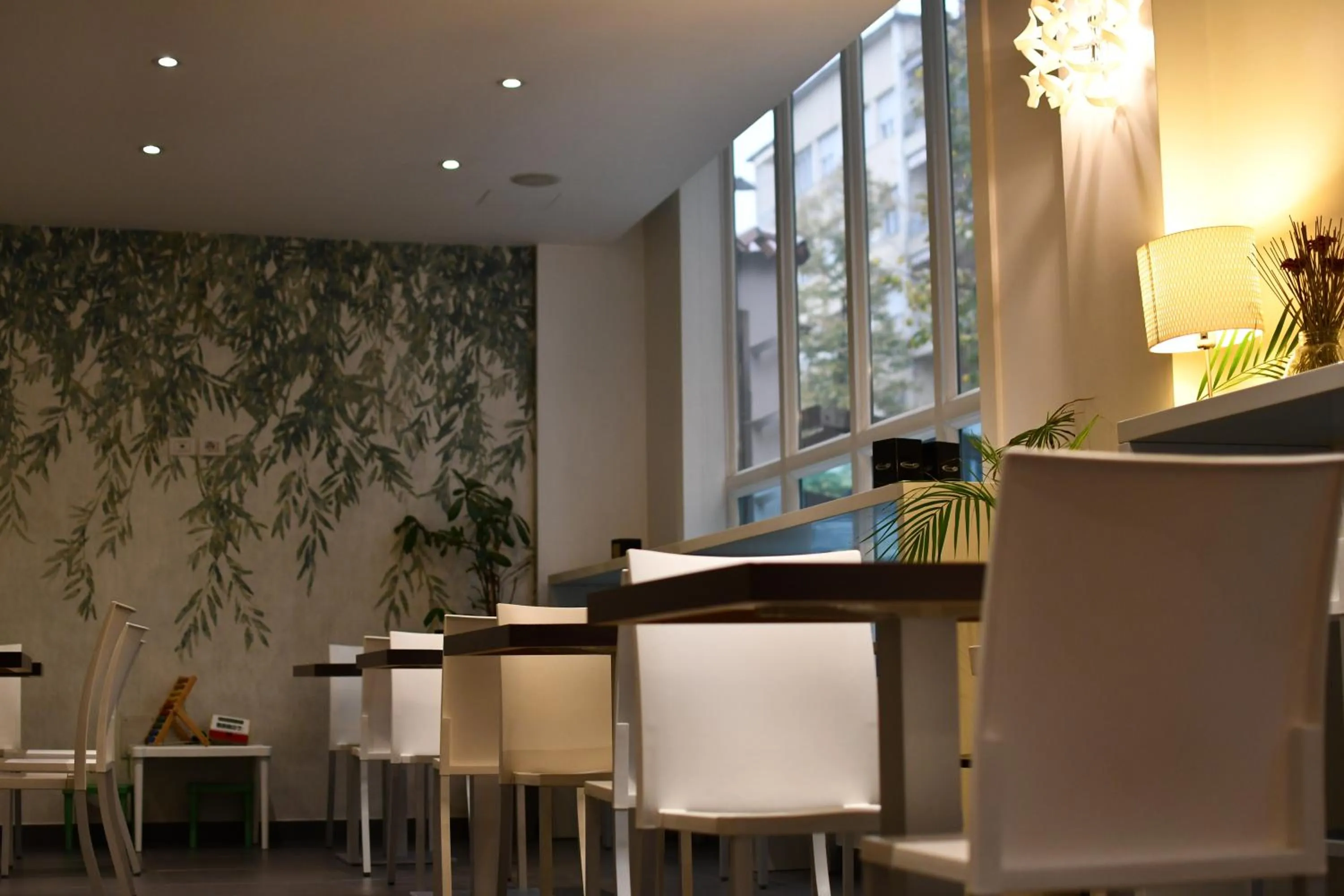 Restaurant/places to eat in Hotel Michelangelo