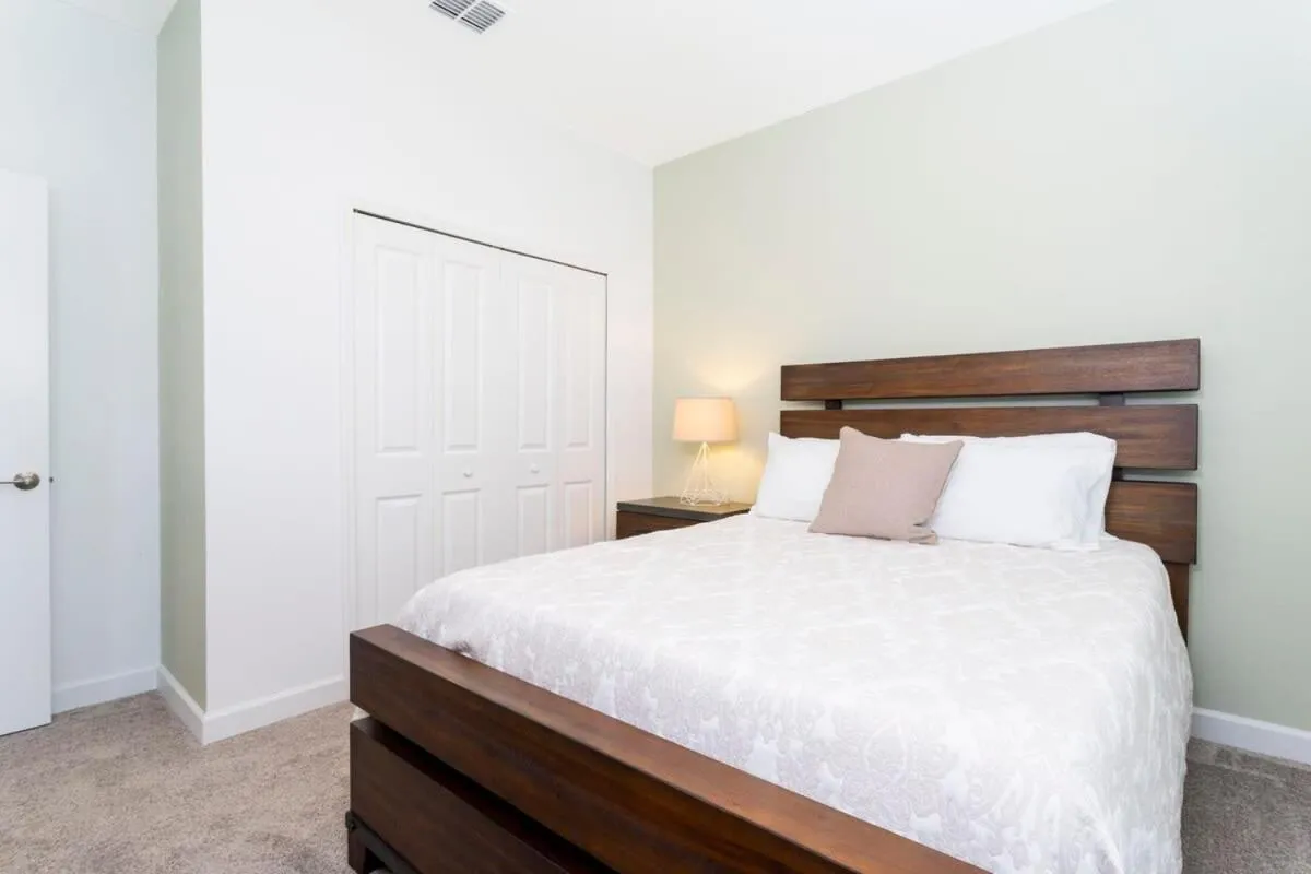 Bed in Gorgeous 5 Bd w/ Pool Close to Disney @ Champions Gate 948
