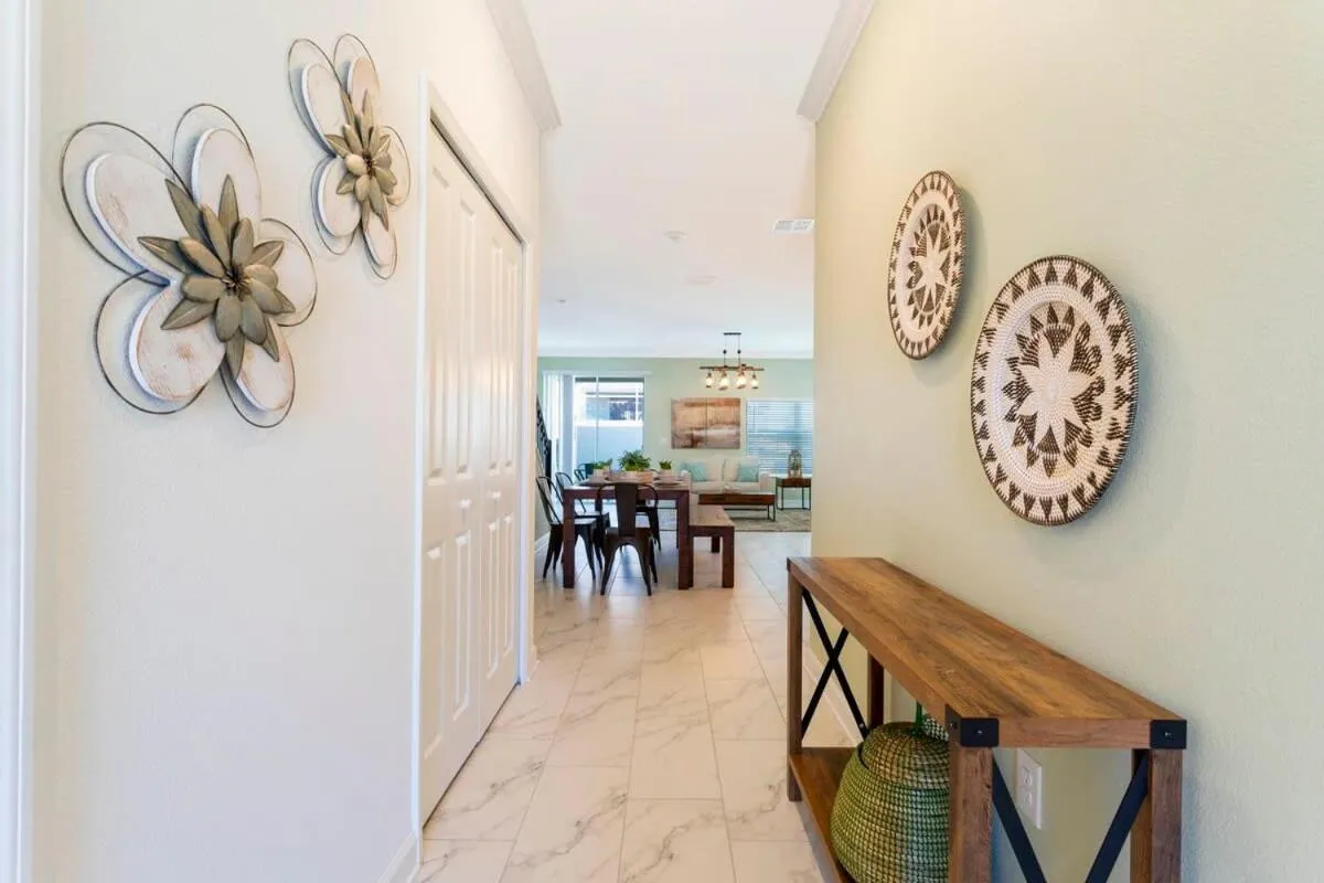 Gorgeous 5 Bd w/ Pool Close to Disney @ Champions Gate 948