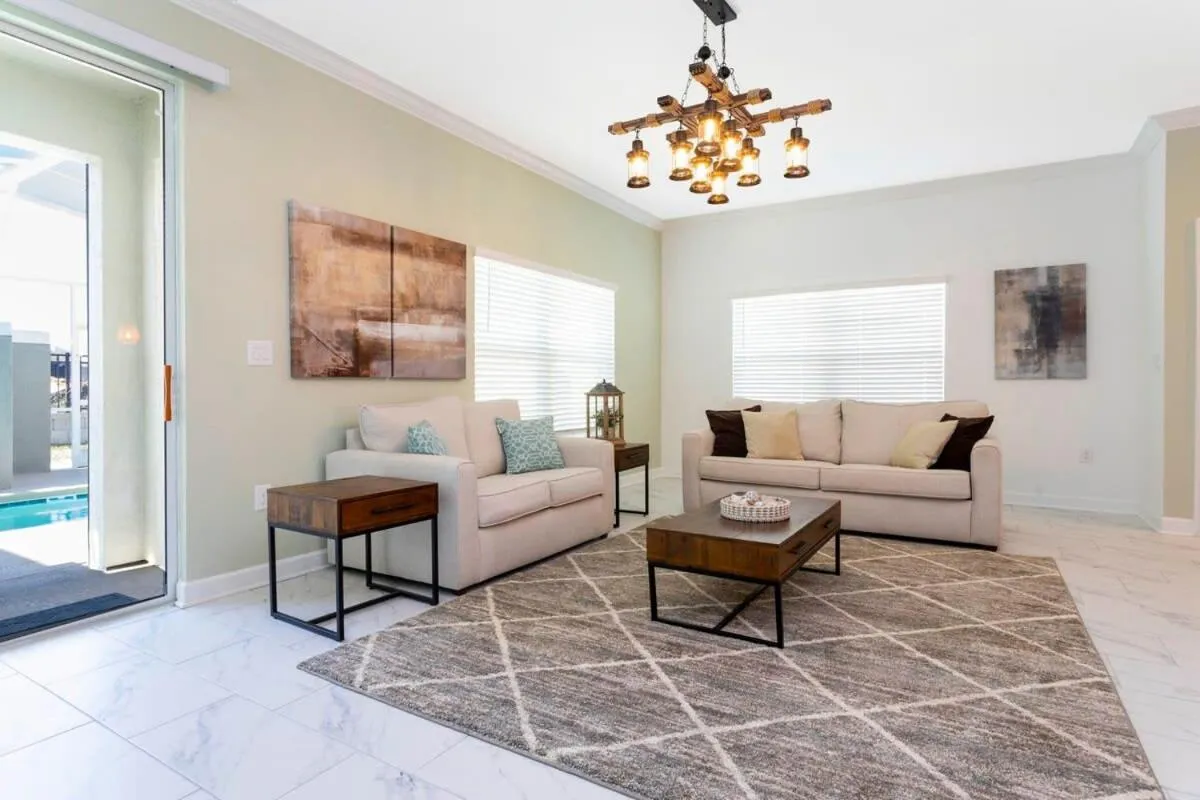 Gorgeous 5 Bd w/ Pool Close to Disney @ Champions Gate 948