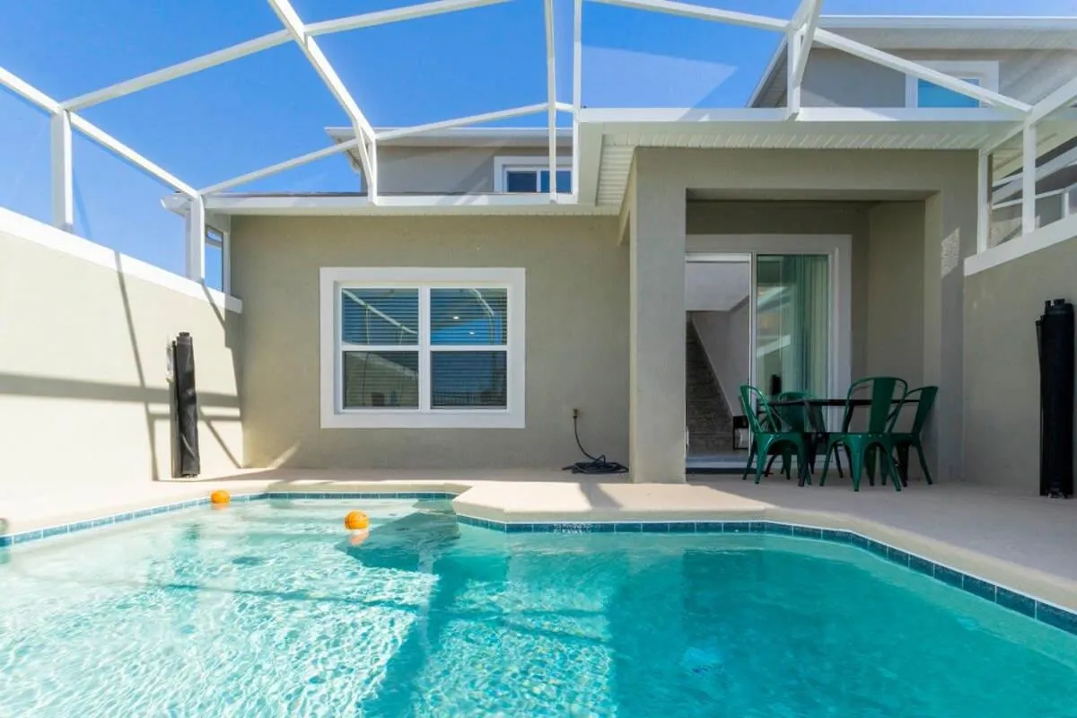 Gorgeous 5 Bd w/ Pool Close to Disney @ Champions Gate 948