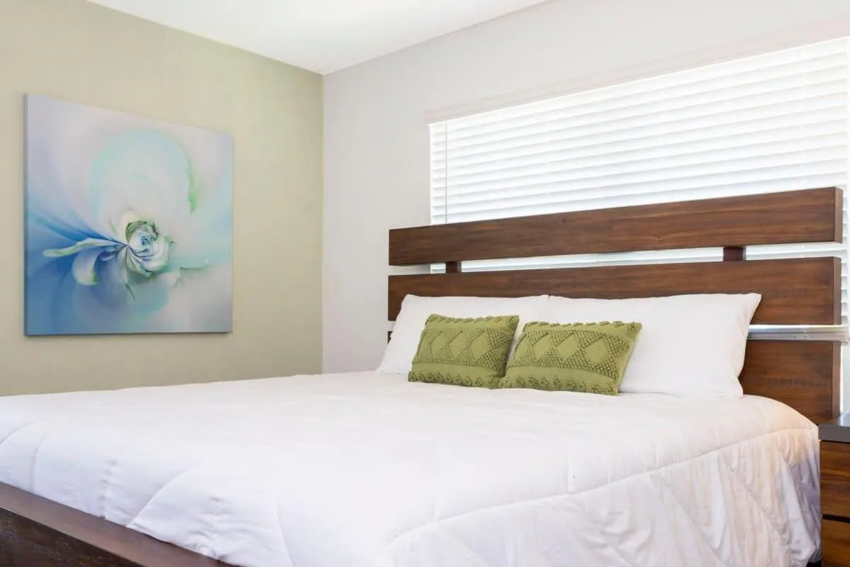 Bed in Gorgeous 5 Bd w/ Pool Close to Disney @ Champions Gate 948