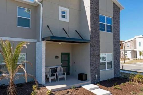 Gorgeous 5 Bd w/ Pool Close to Disney @ Champions Gate 948