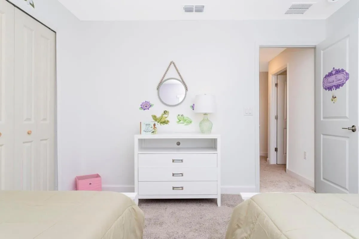 Bed in Gorgeous 5 Bd w/ Pool Close to Disney @ Champions Gate 948