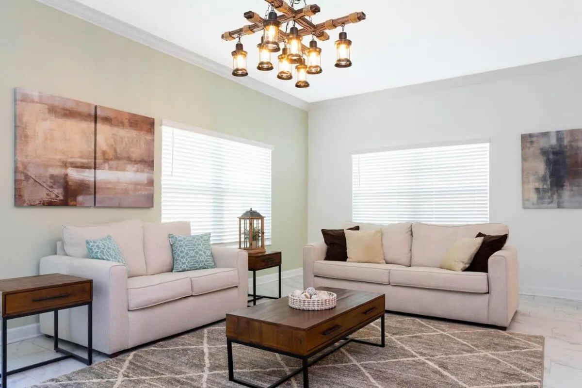 Gorgeous 5 Bd w/ Pool Close to Disney @ Champions Gate 948