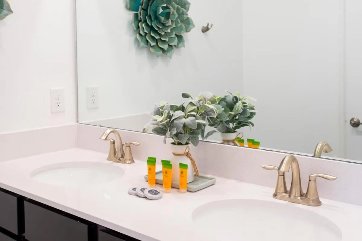 Gorgeous 5 Bd w/ Pool Close to Disney @ Champions Gate 948