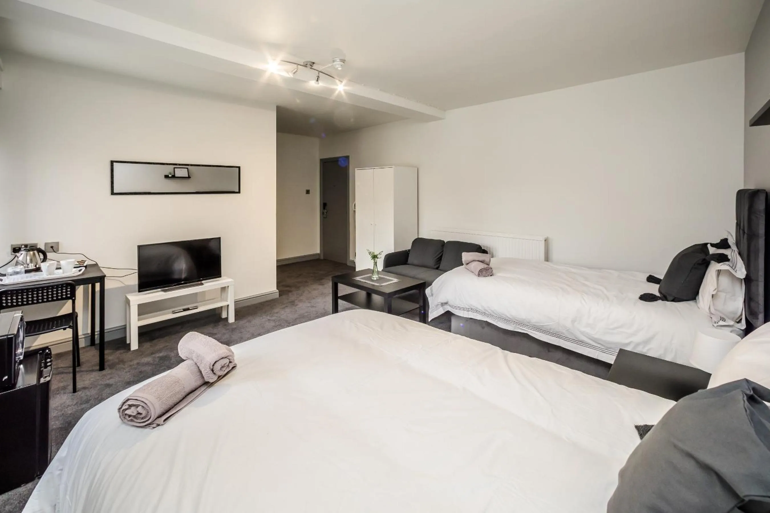 Bed in Huddersfield Central Lodge