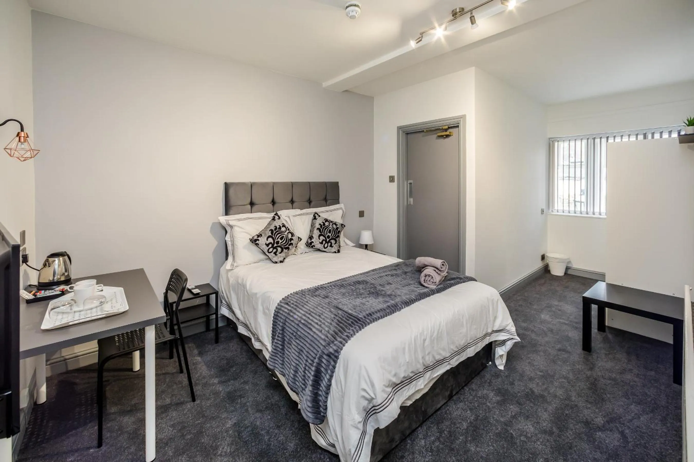 Bed in Huddersfield Central Lodge