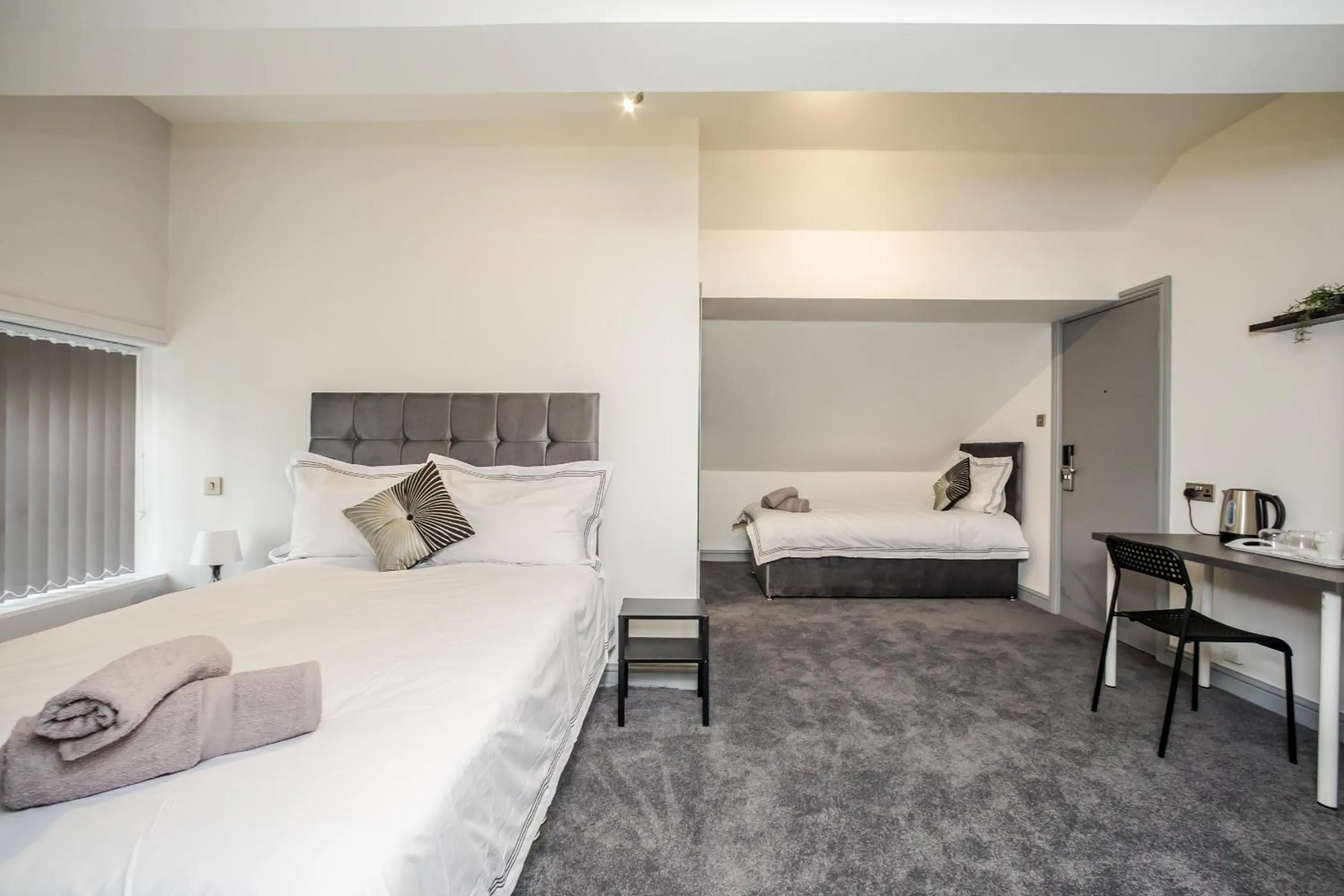 Bed in Huddersfield Central Lodge