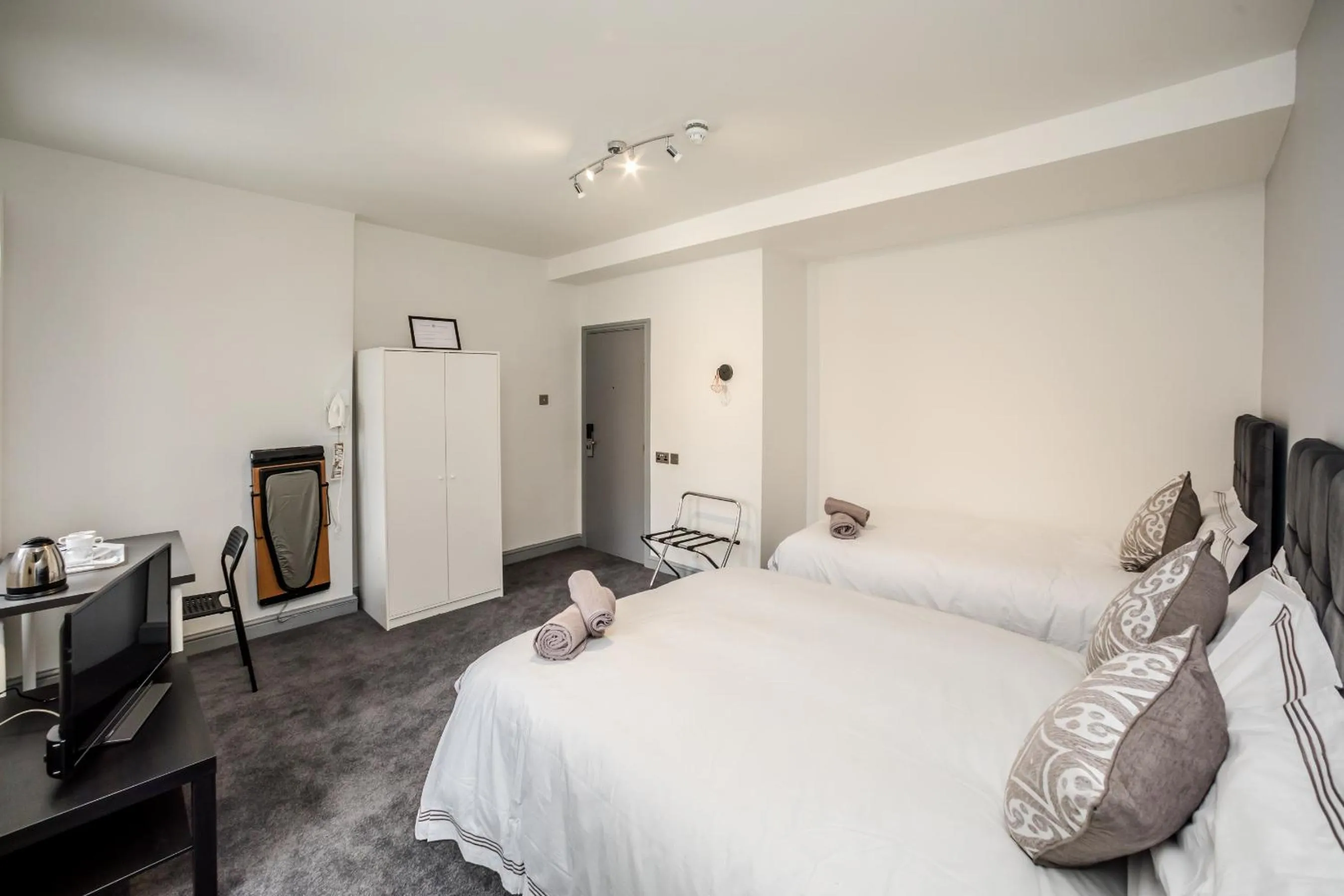 Bed in Huddersfield Central Lodge