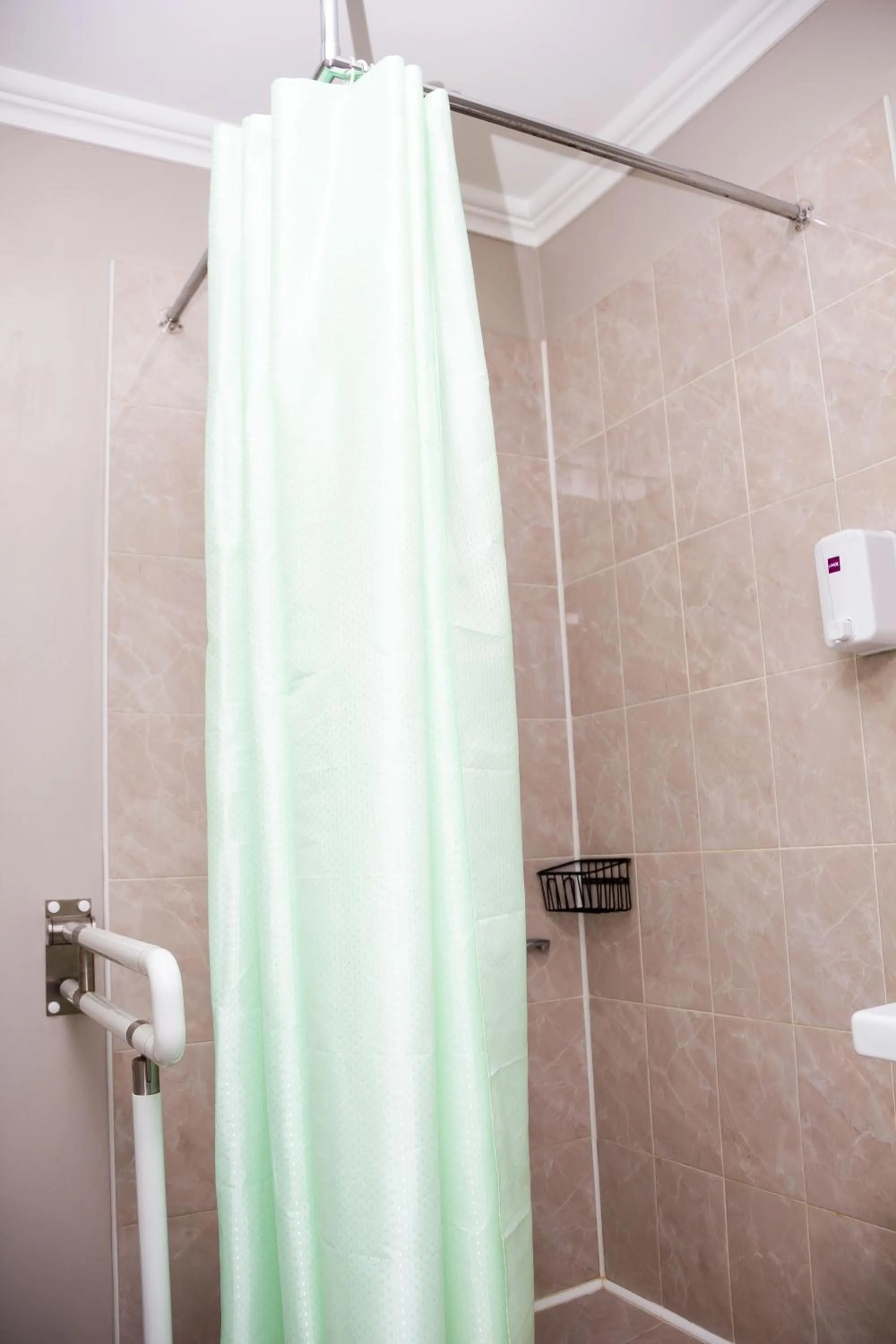 Shower in Hotel Tahar